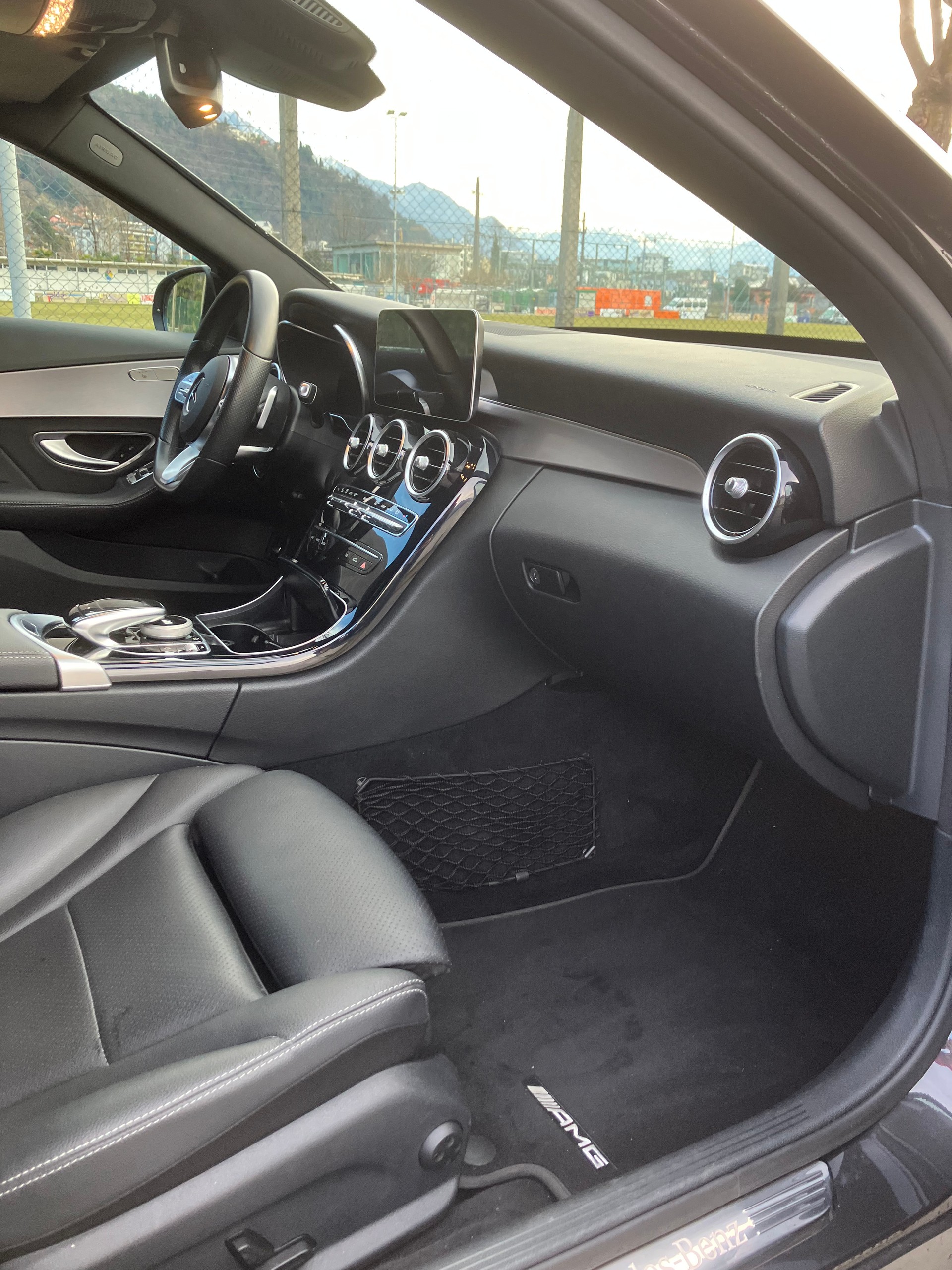 MERCEDES-BENZ C 200 Swiss Star AMG Line 4M 9G-Tronic-image-21