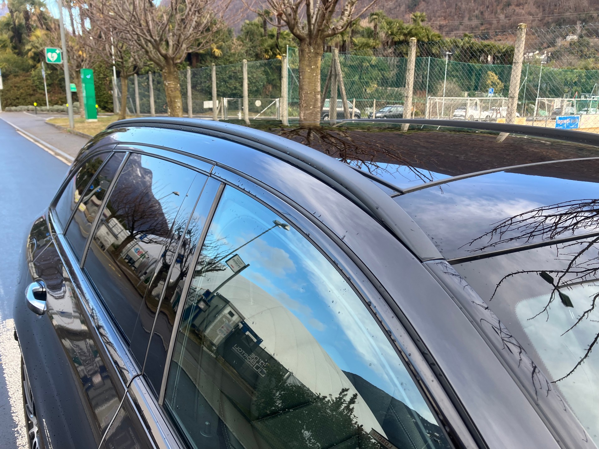 MERCEDES-BENZ C 200 Swiss Star AMG Line 4M 9G-Tronic-image-4