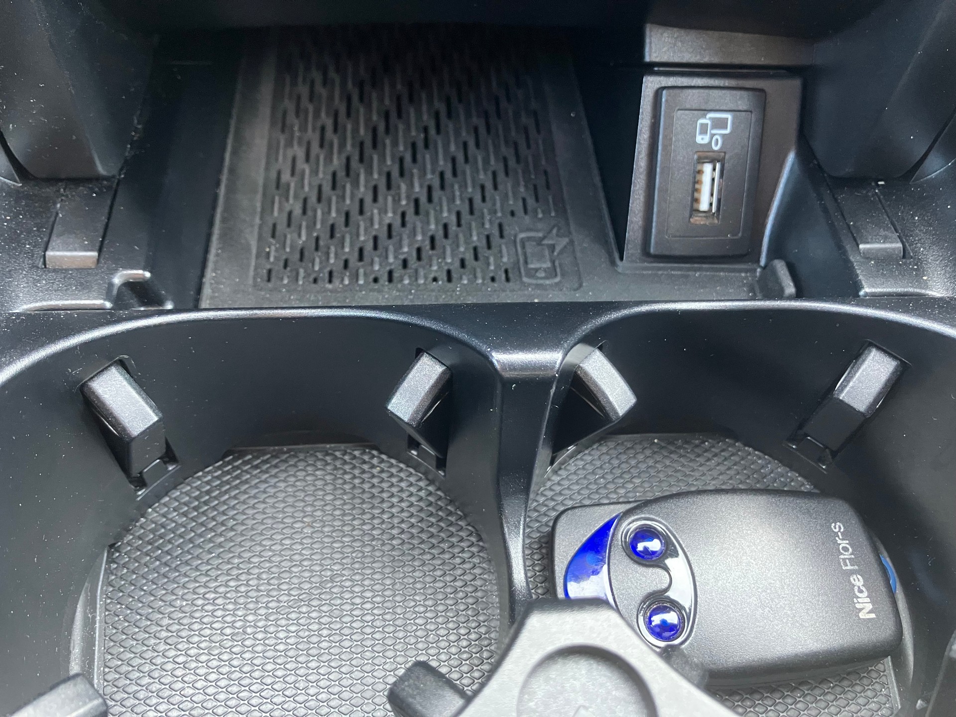 MERCEDES-BENZ C 200 Swiss Star AMG Line 4M 9G-Tronic-image-19