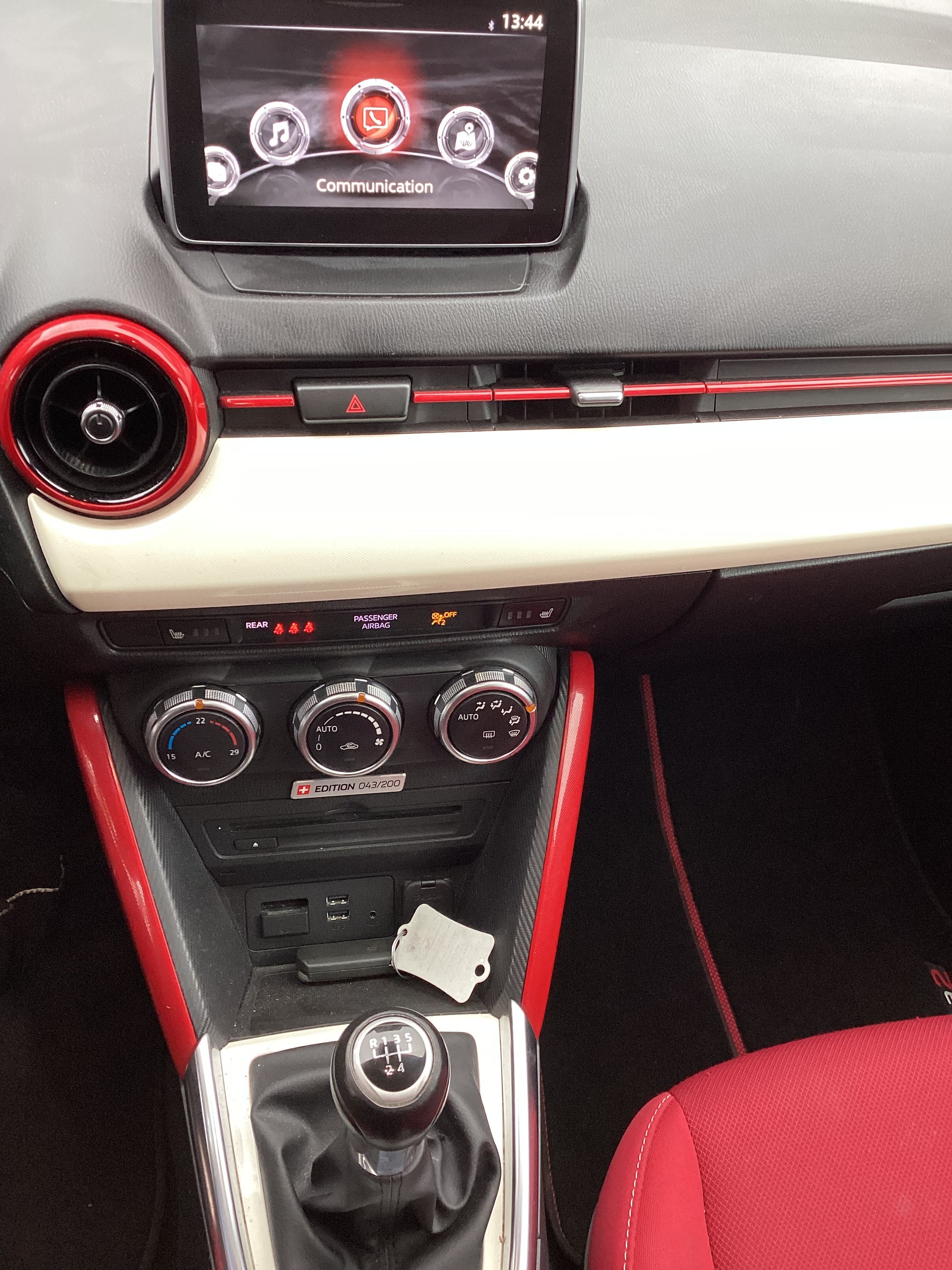 MAZDA 2 1.5i 16V Skyactiv-G Swiss Edition-image-5