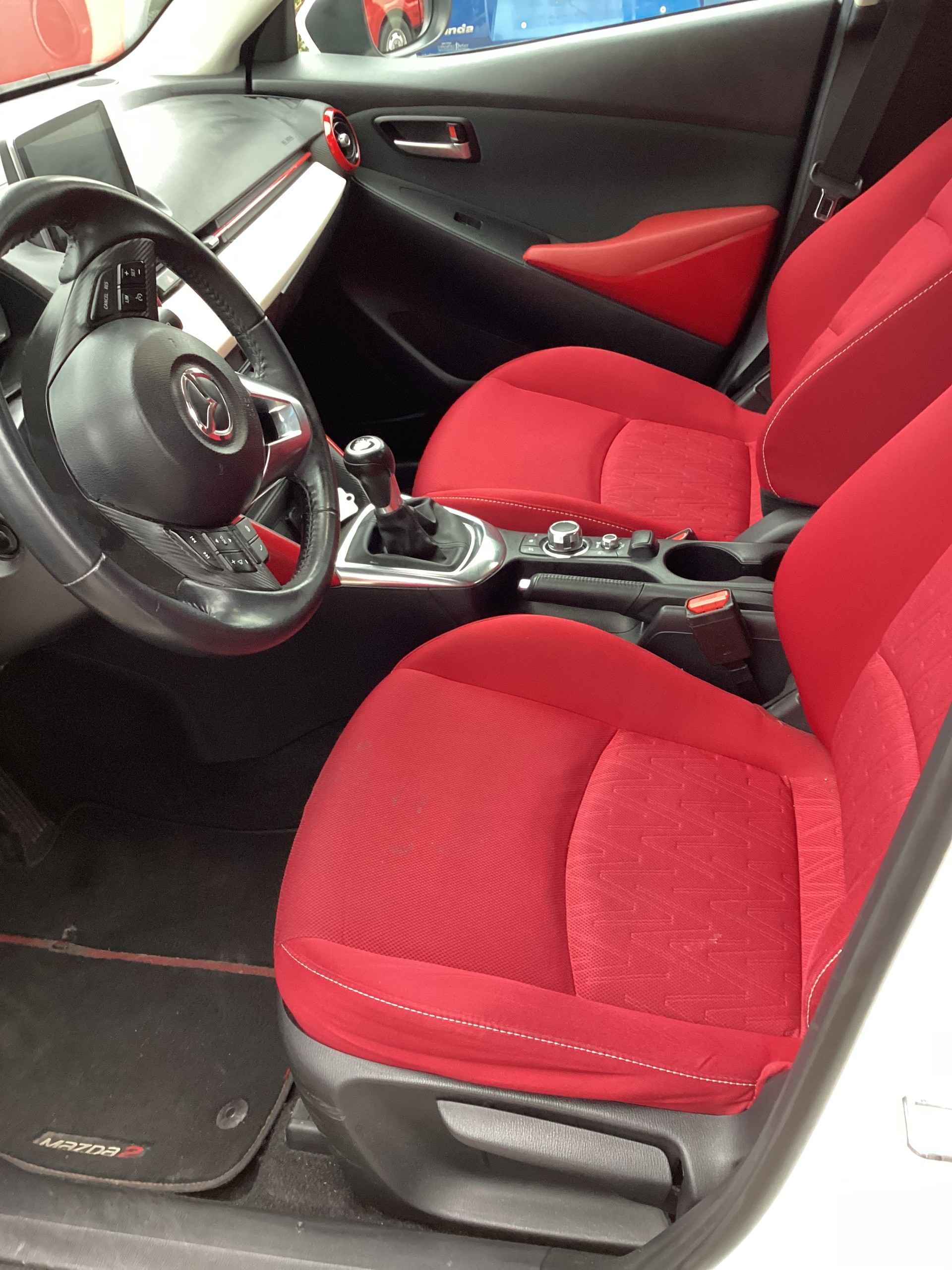 MAZDA 2 1.5i 16V Skyactiv-G Swiss Edition-image-3