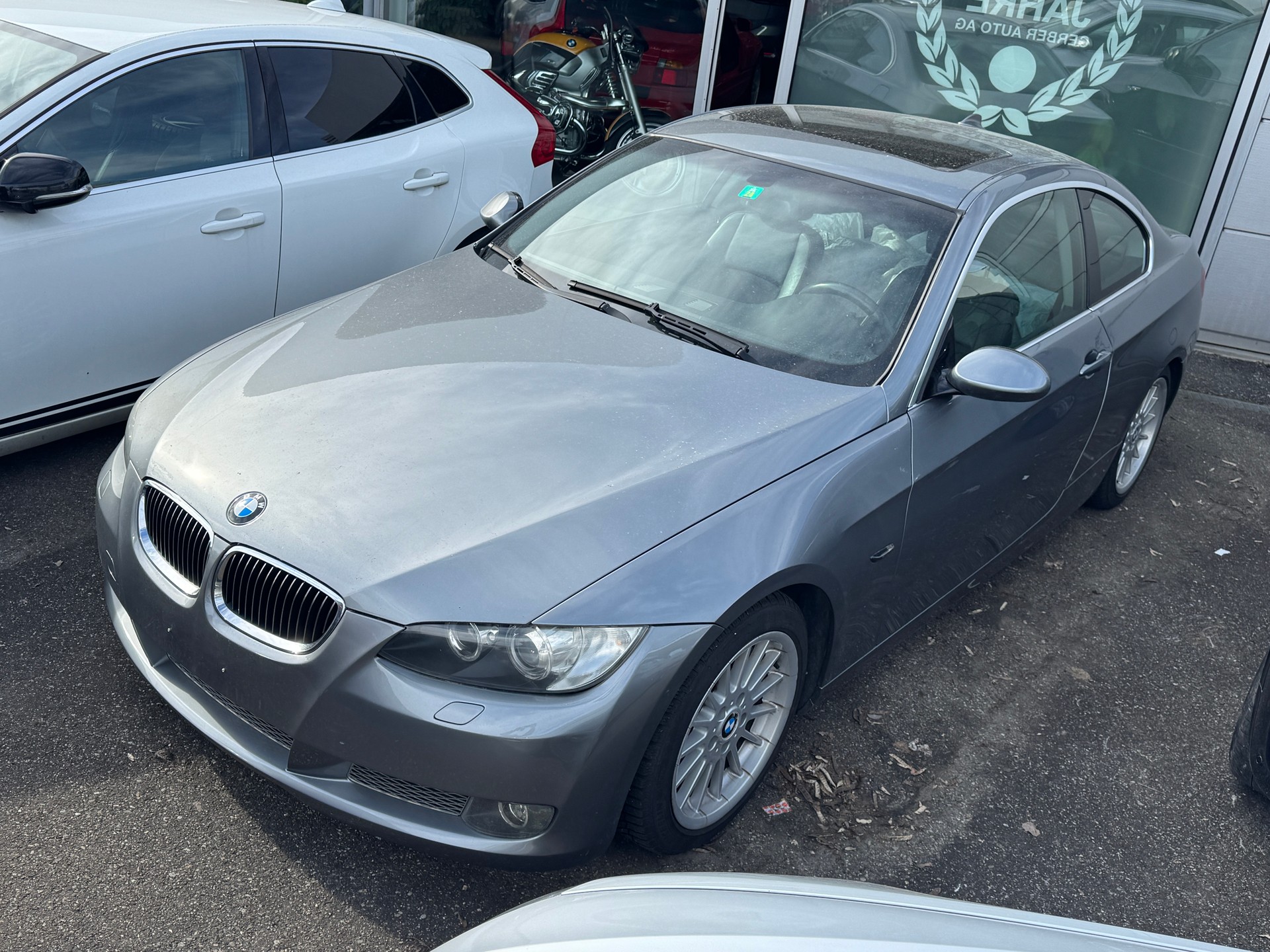 BMW 335i Coupé-image-7