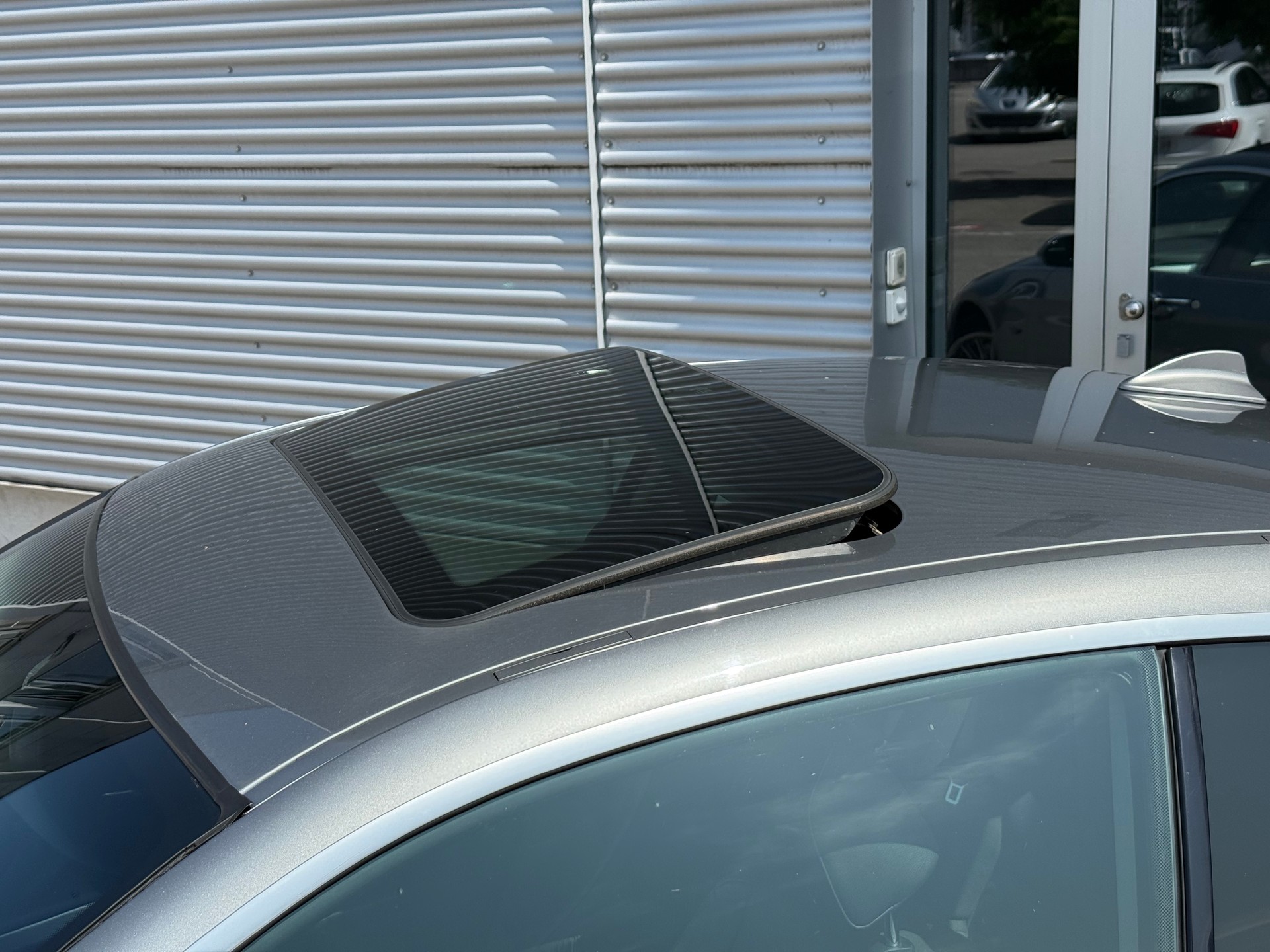 BMW 335i Coupé-image-1