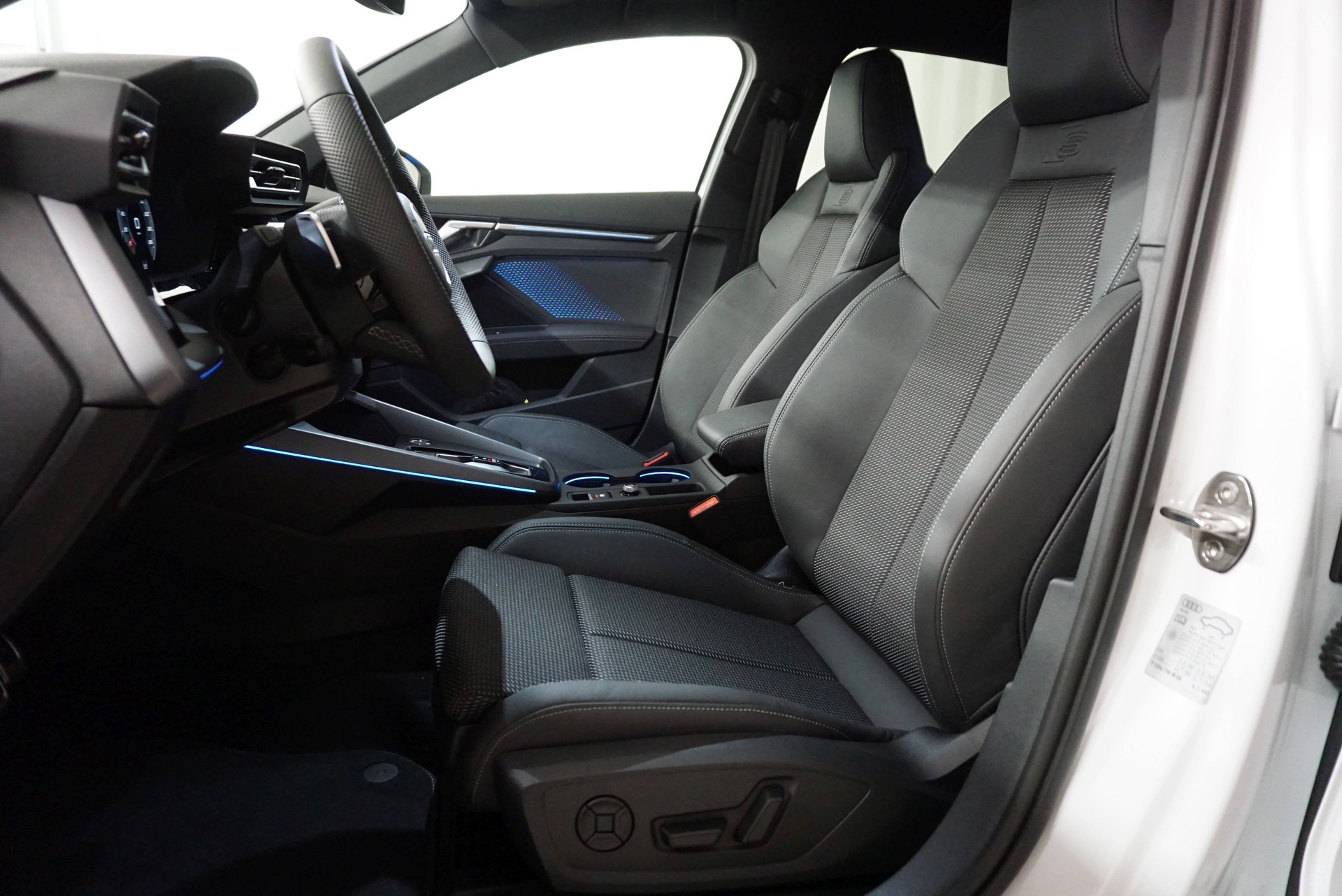AUDI A3 allstreet 35 TFSI Attraction S-tronic-image-6