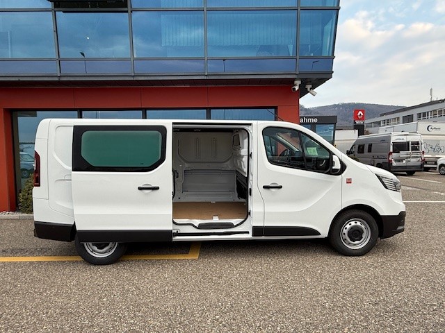 RENAULT Trucks Trafic Red Edition 150 PS A L2H1 Heckklappe-image-3