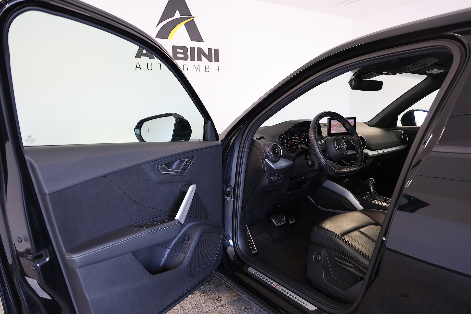 AUDI SQ2 TFSI quattro S-tronic-image-4