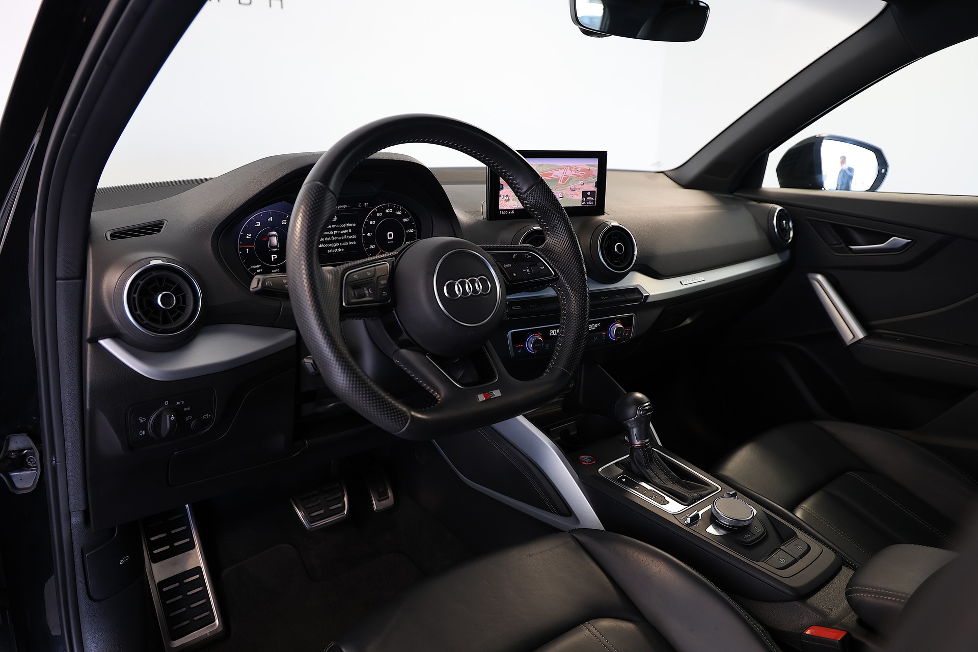 AUDI SQ2 TFSI quattro S-tronic-image-7