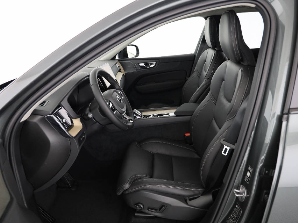 VOLVO XC60 2.0 T8 TE Ultra Dark eAWD-image-1