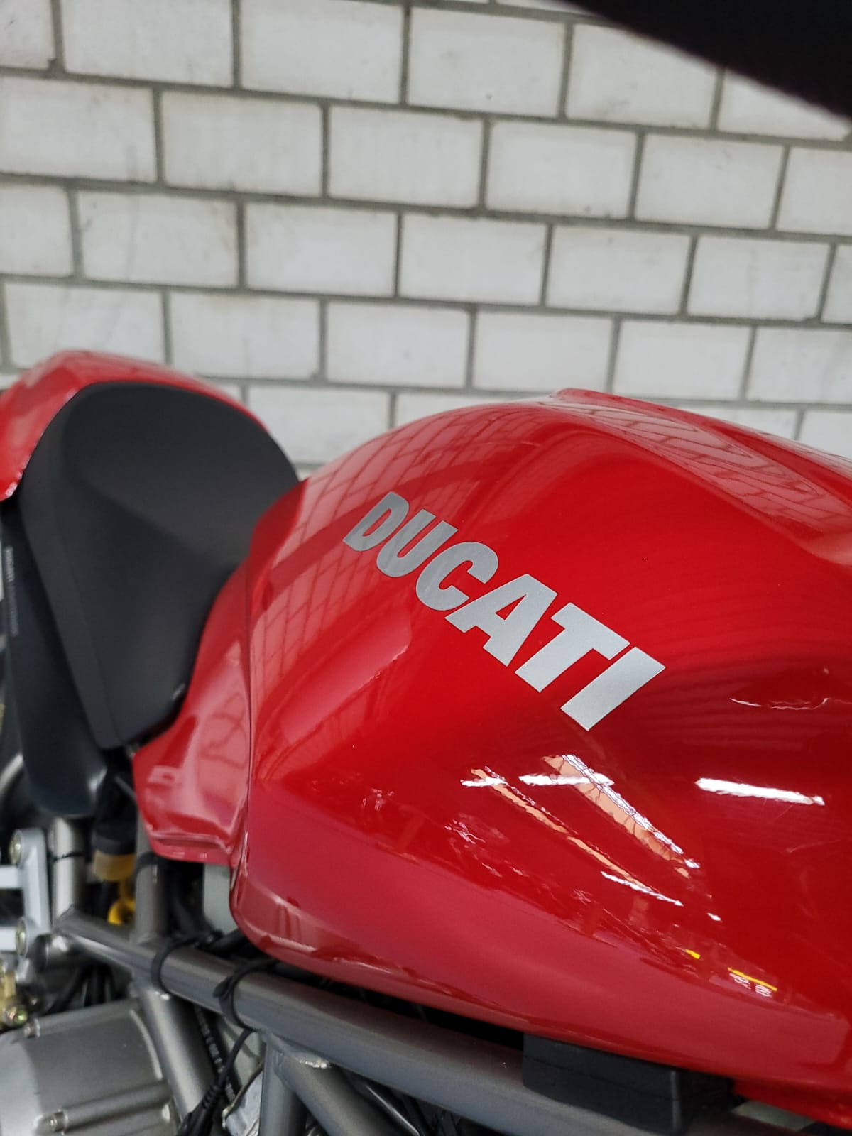 DUCATI Monster 600-image-3