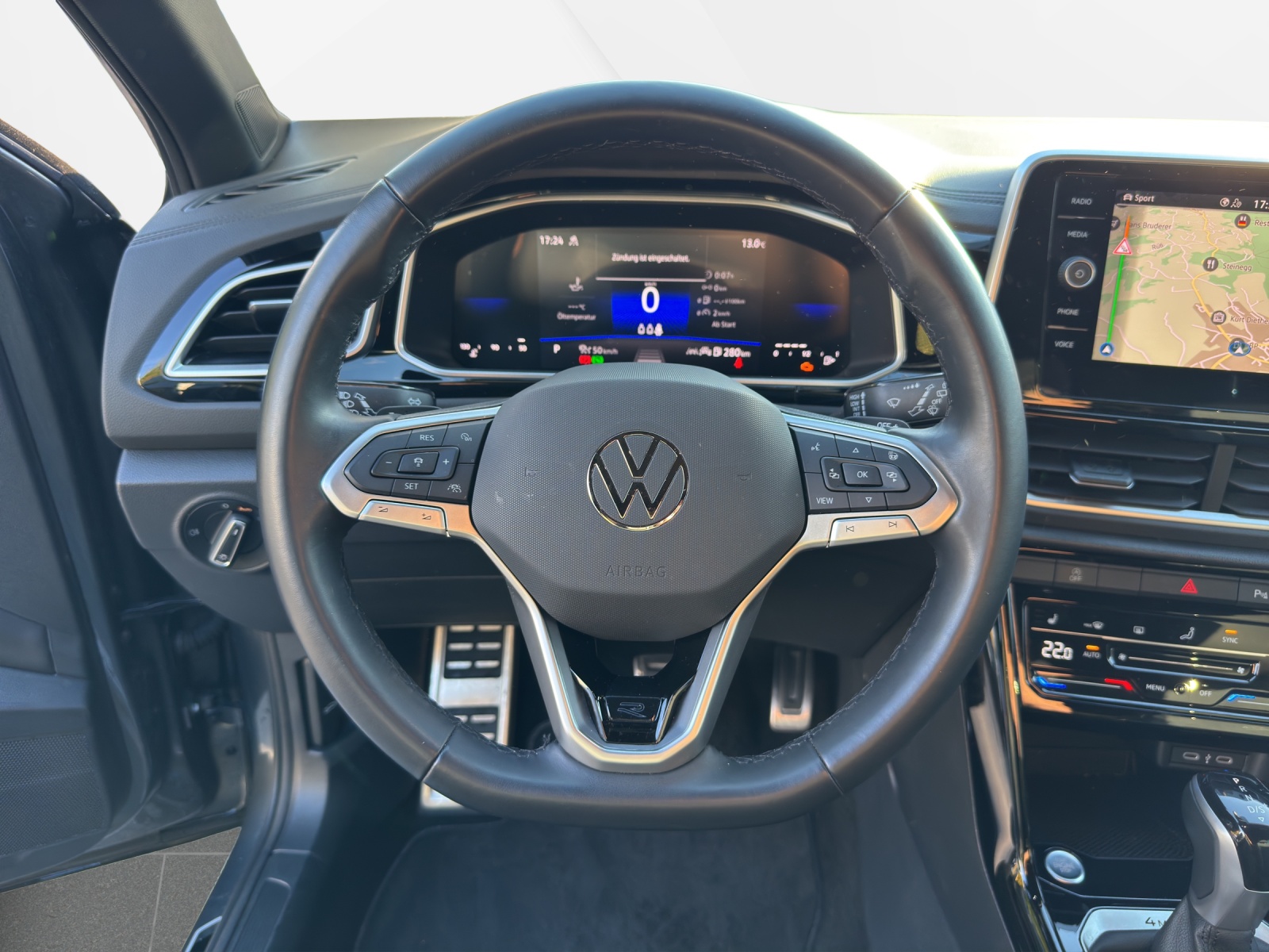 VW T-Roc 2.0 TSI R-Line DSG 4Motion-image-12