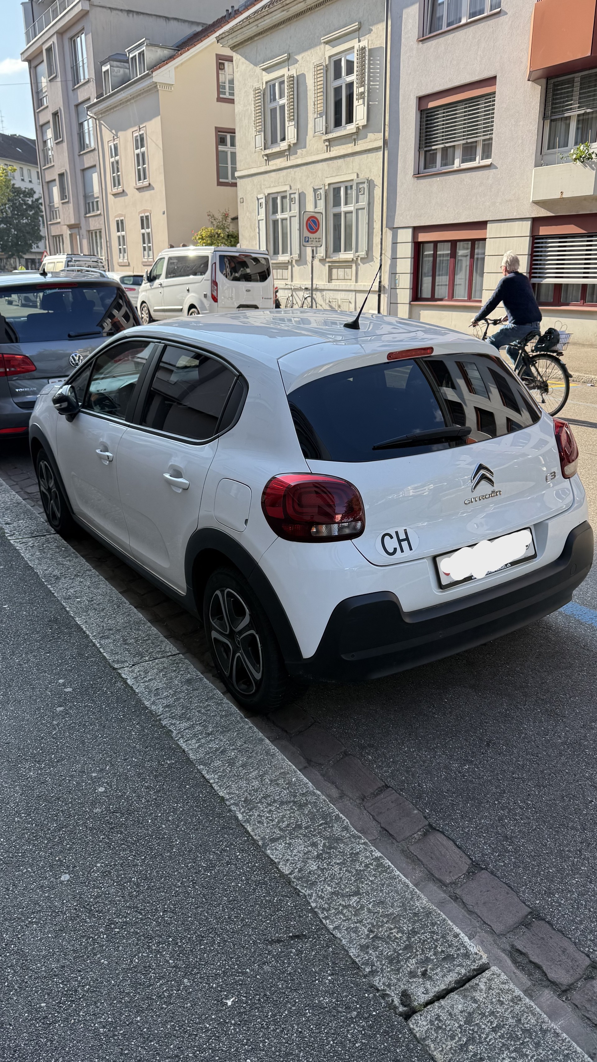 CITROEN C3 1.2i PureTech Feel Edition-image-2