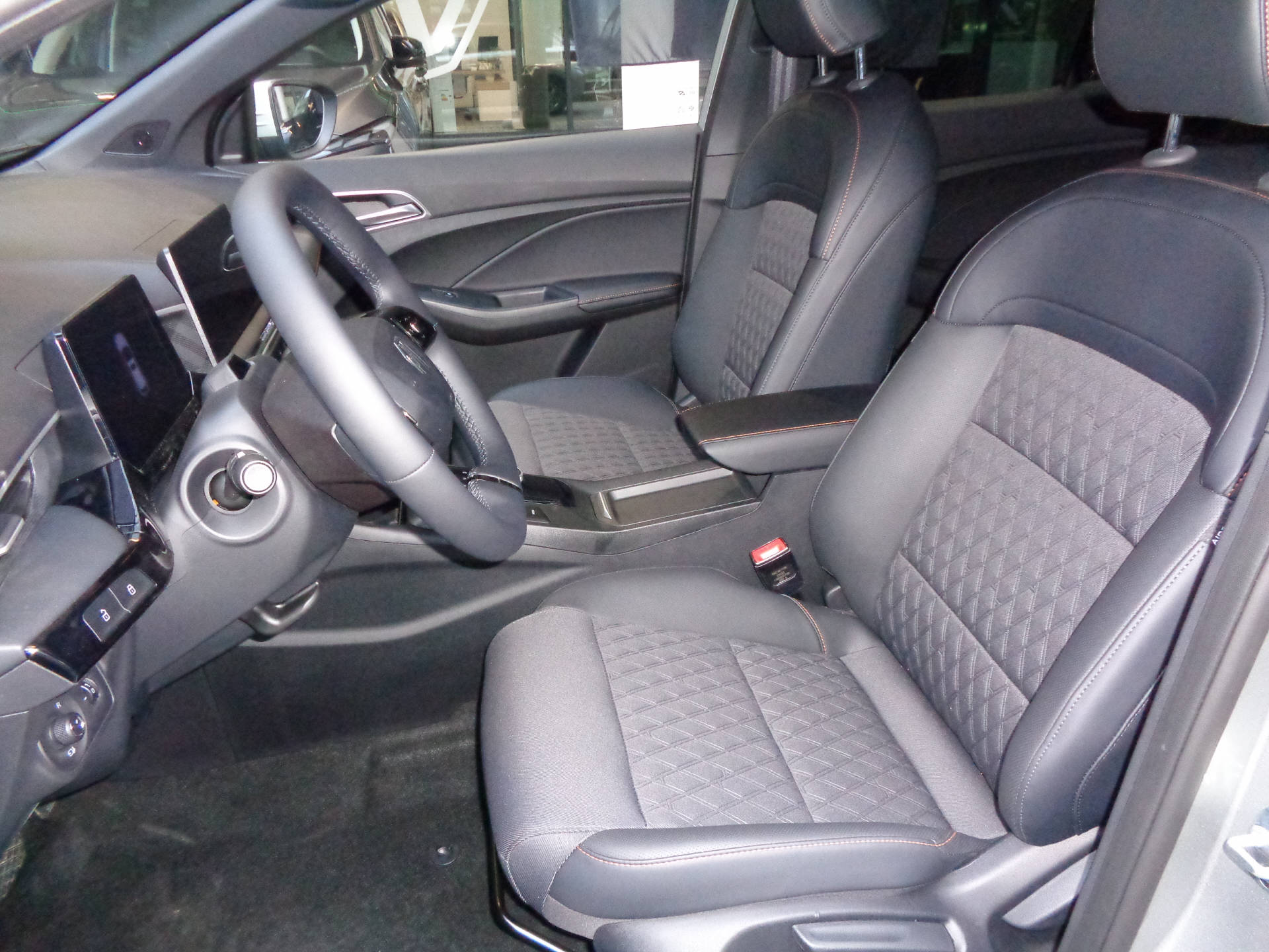 MG 3 1.5 Hybrid Luxury-image-7