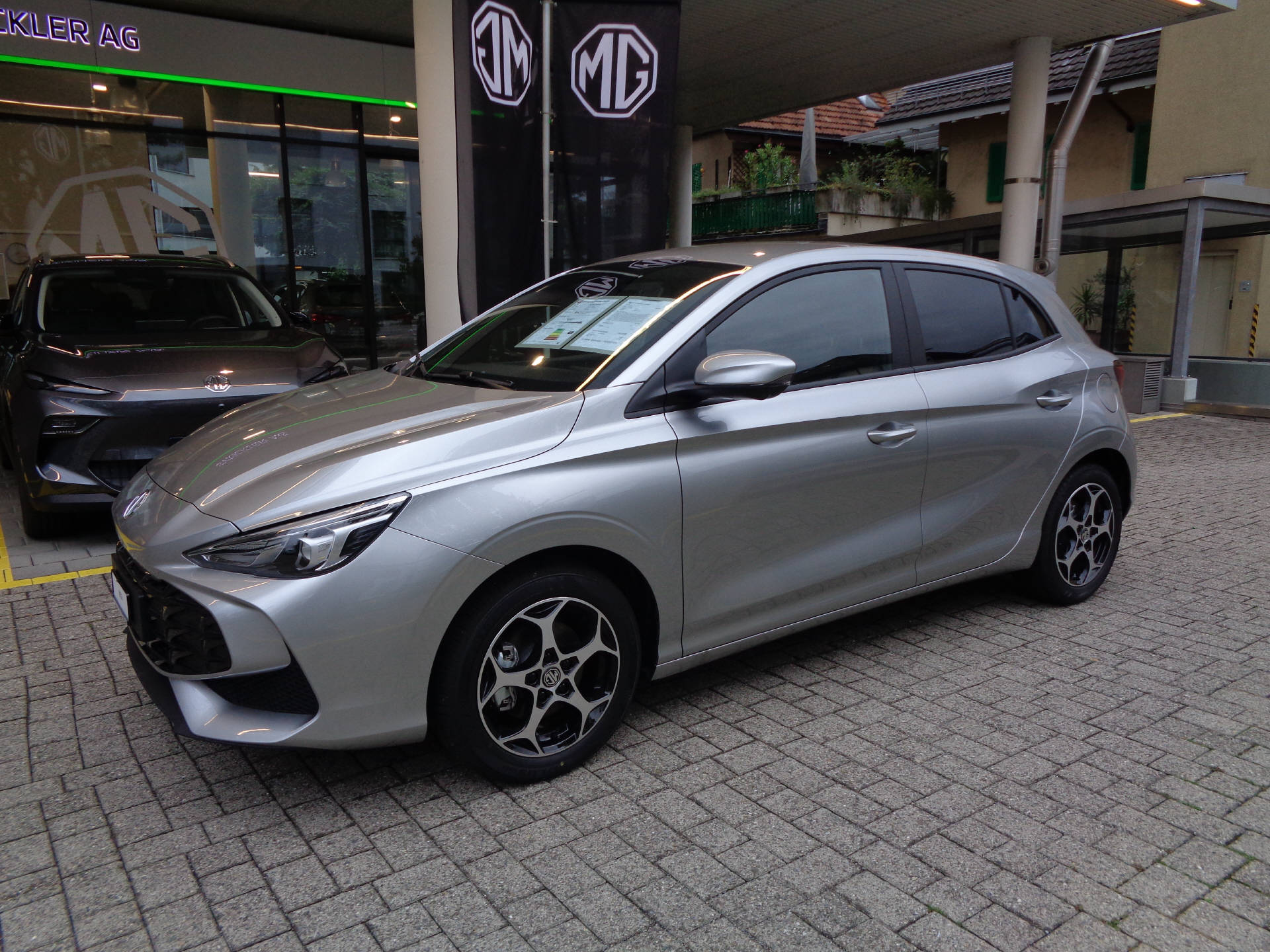 MG 3 1.5 Hybrid Luxury-image-0