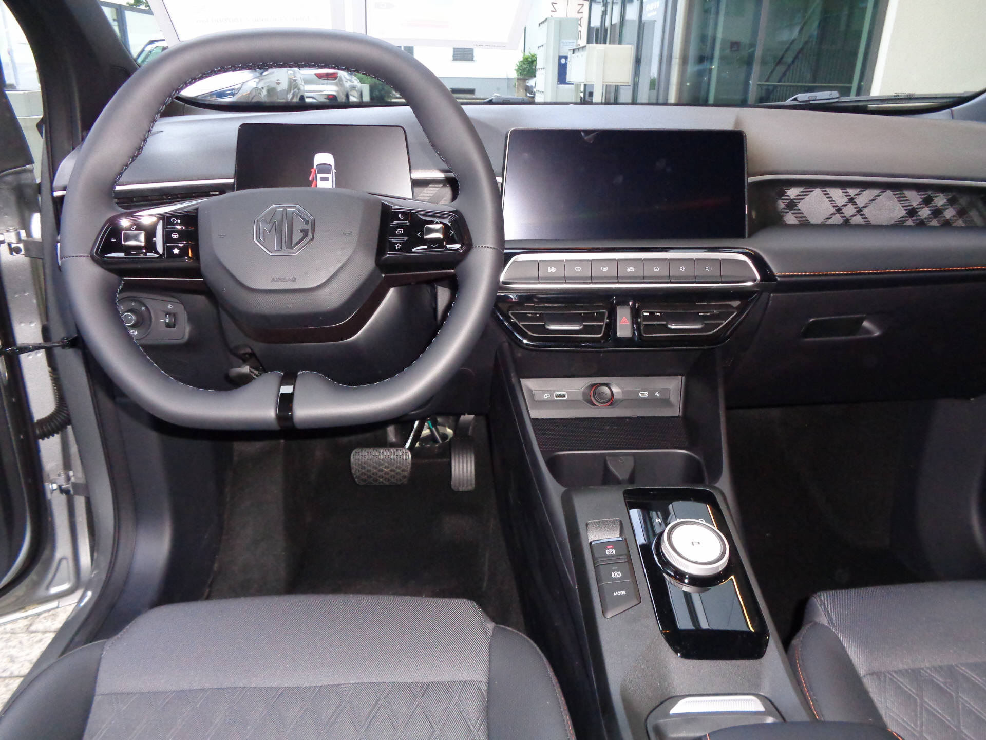 MG 3 1.5 Hybrid Luxury-image-8