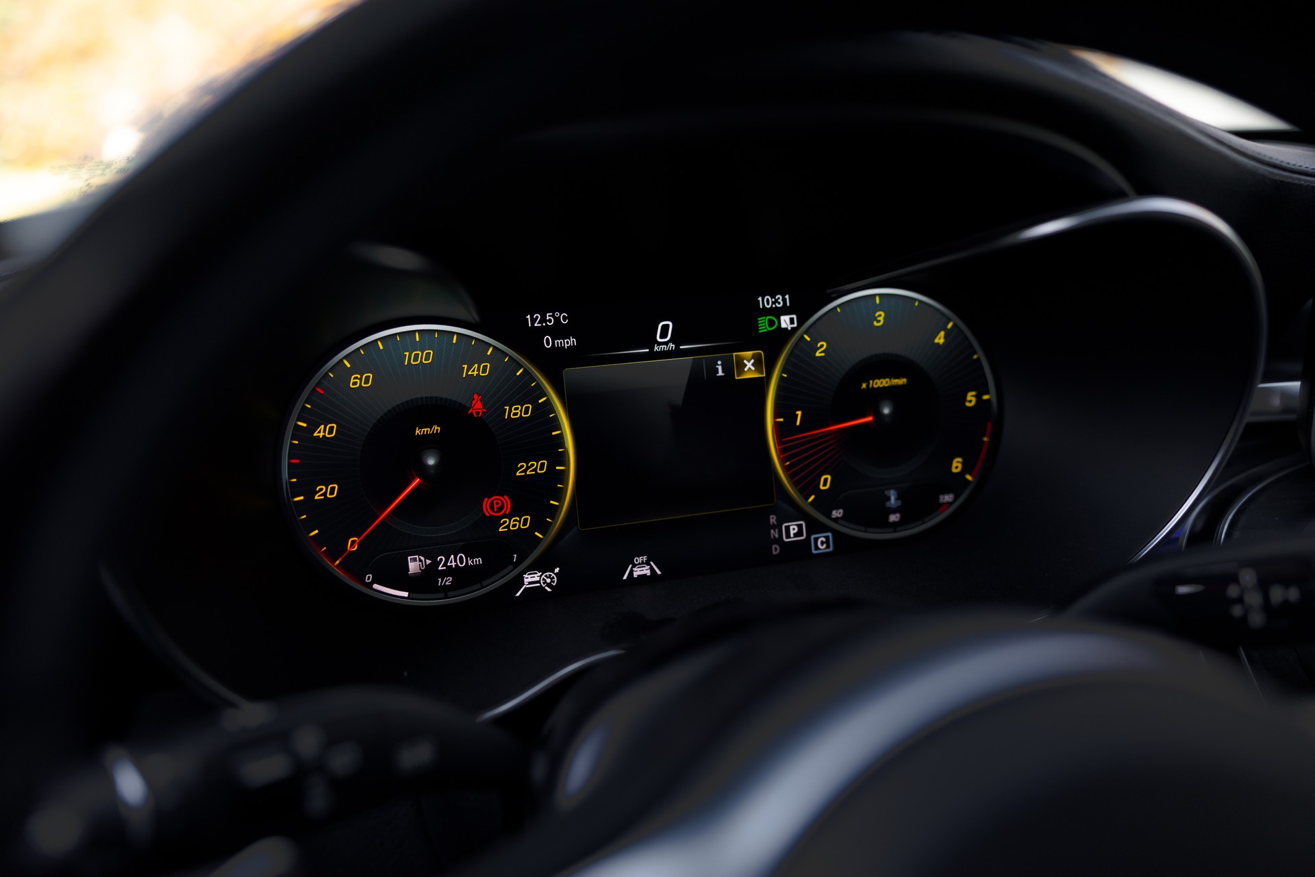 MERCEDES-BENZ C 220 d Swiss Star AMG Line 4M 9G-Tronic-image-9