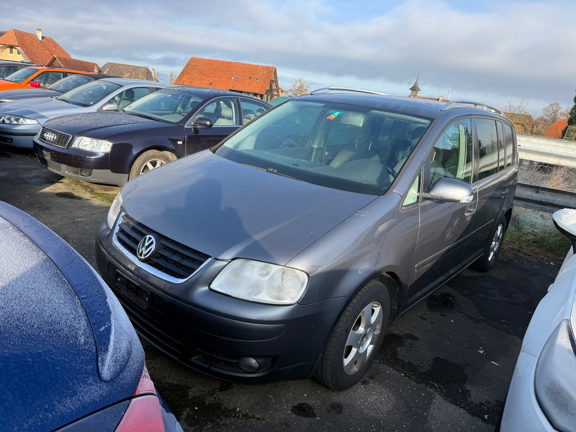 VW Touran 2.0 TDI Trendline-image-1