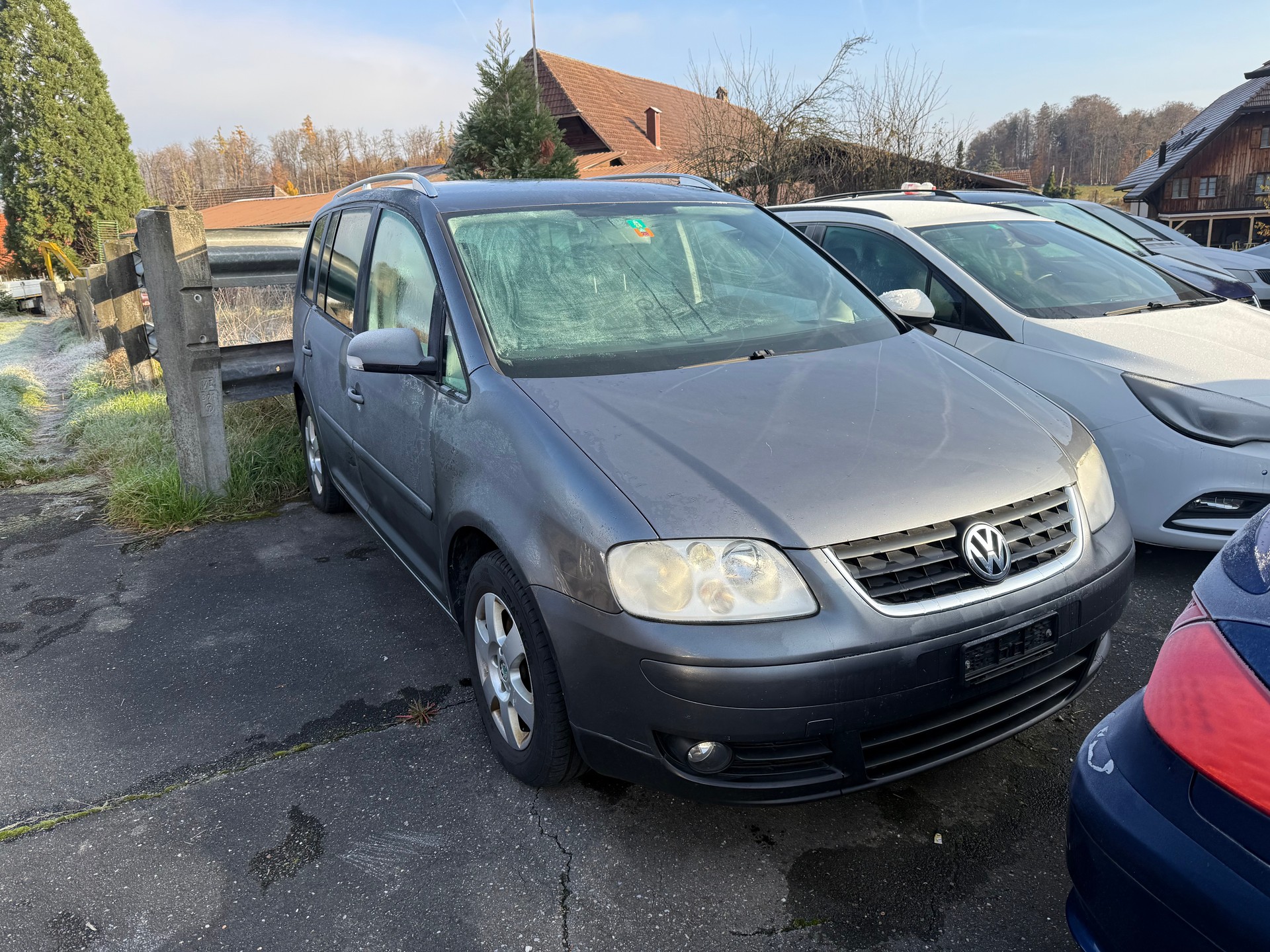 VW Touran 2.0 TDI Trendline-image-2