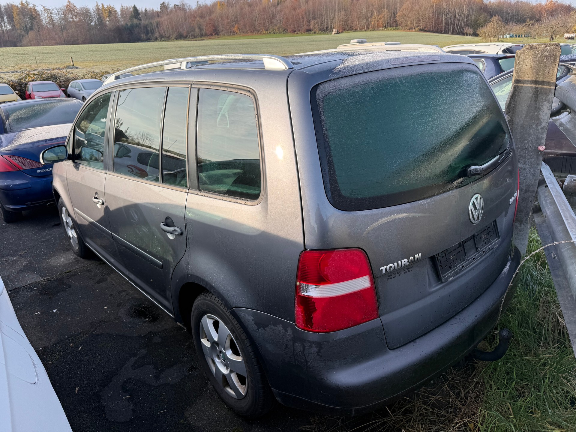 VW Touran 2.0 TDI Trendline-image-3