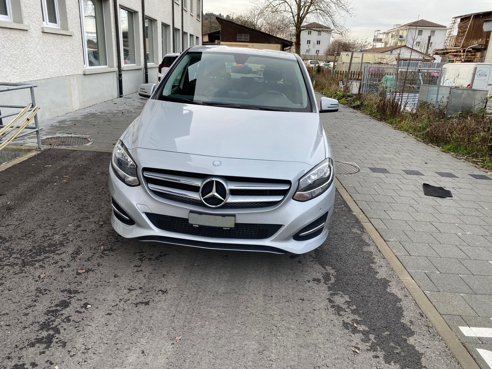 MERCEDES-BENZ B 220 4Matic 7G-DCT-image-3