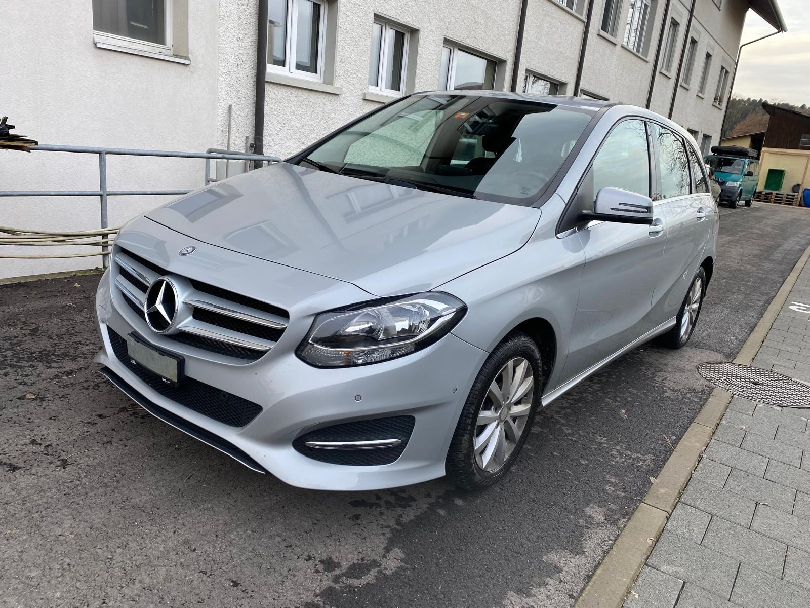 MERCEDES-BENZ B 220 4Matic 7G-DCT-image-2