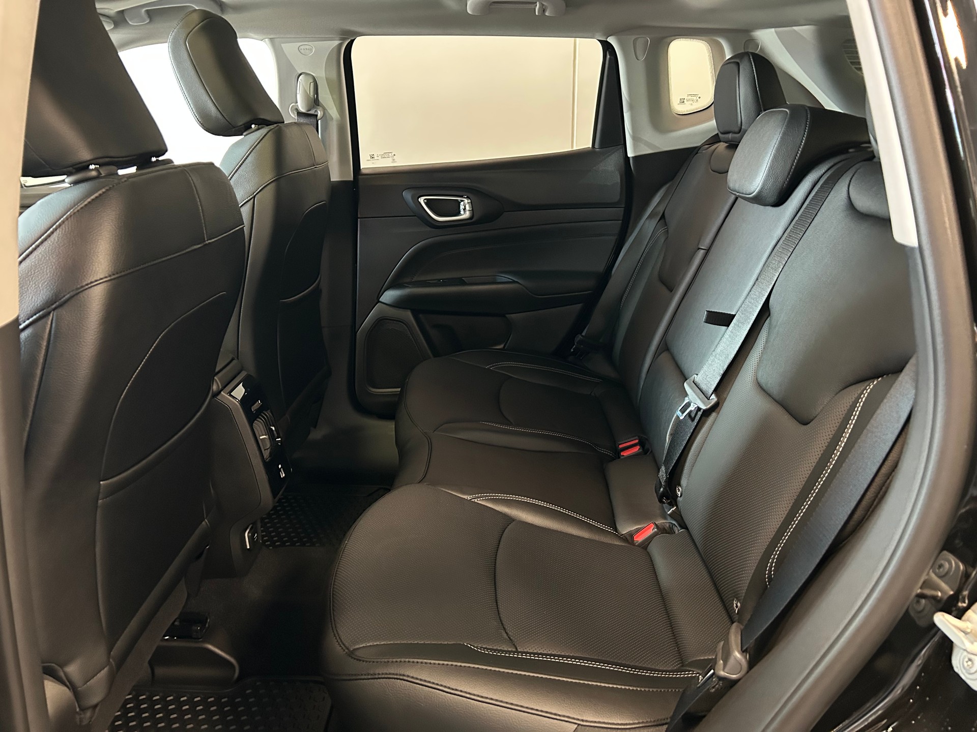 JEEP Compass 1.3 T PHEV Summit Sky AWD-image-15