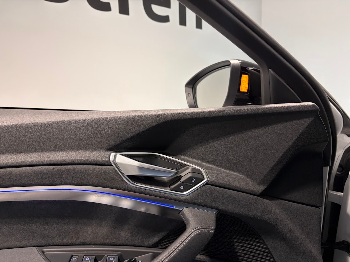 AUDI e-tron S quattro-image-8
