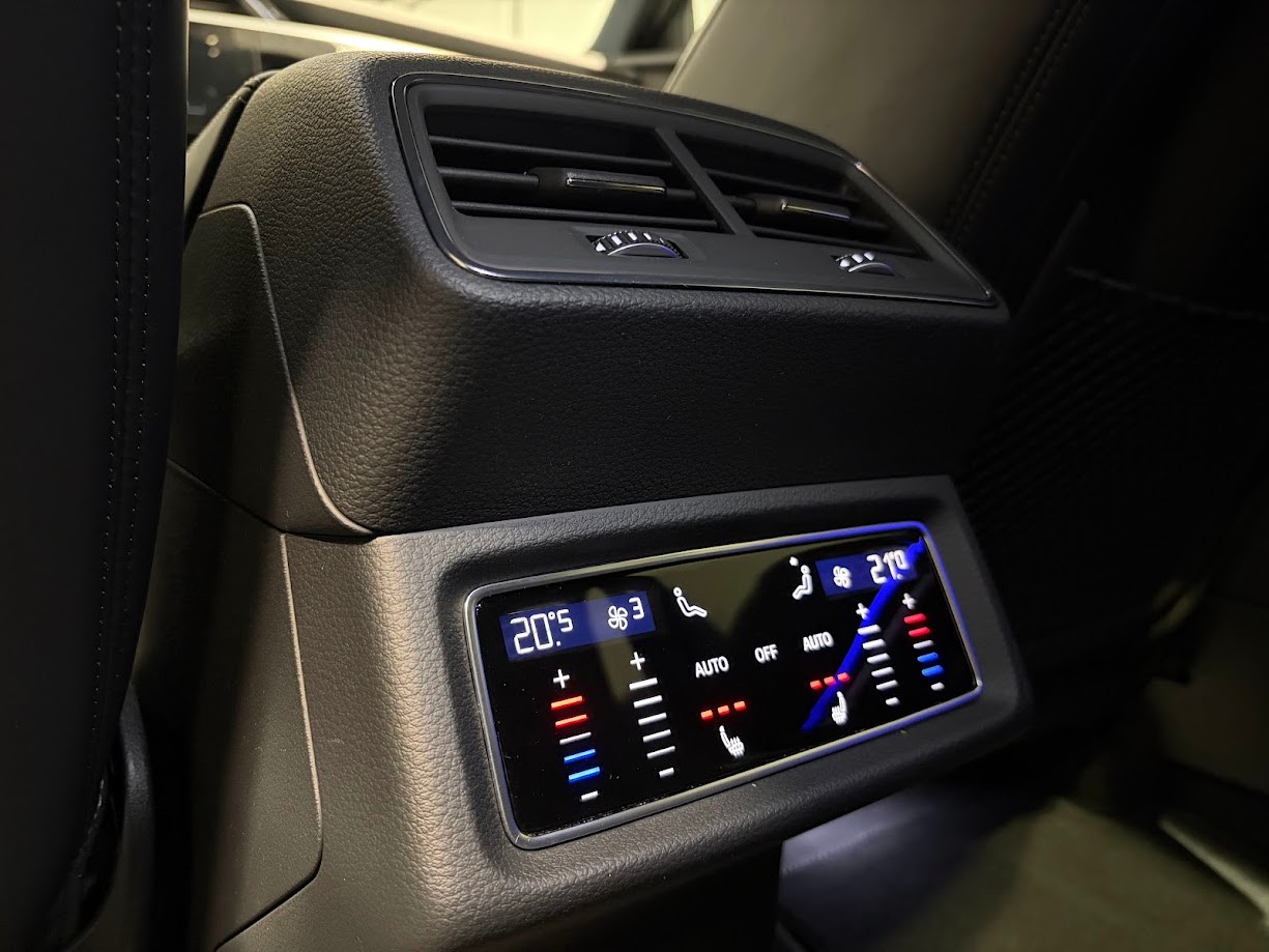 AUDI e-tron S quattro-image-5