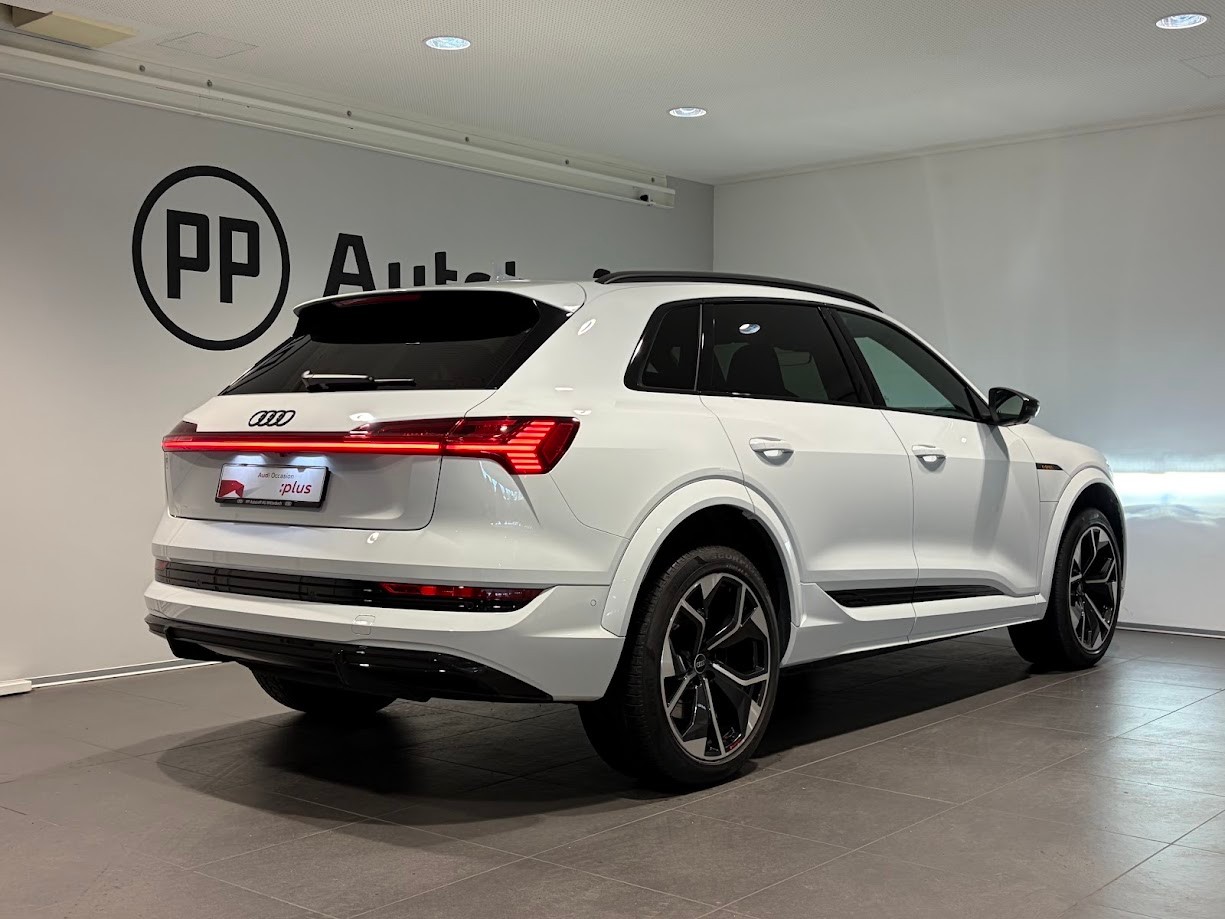 AUDI e-tron S quattro-image-14