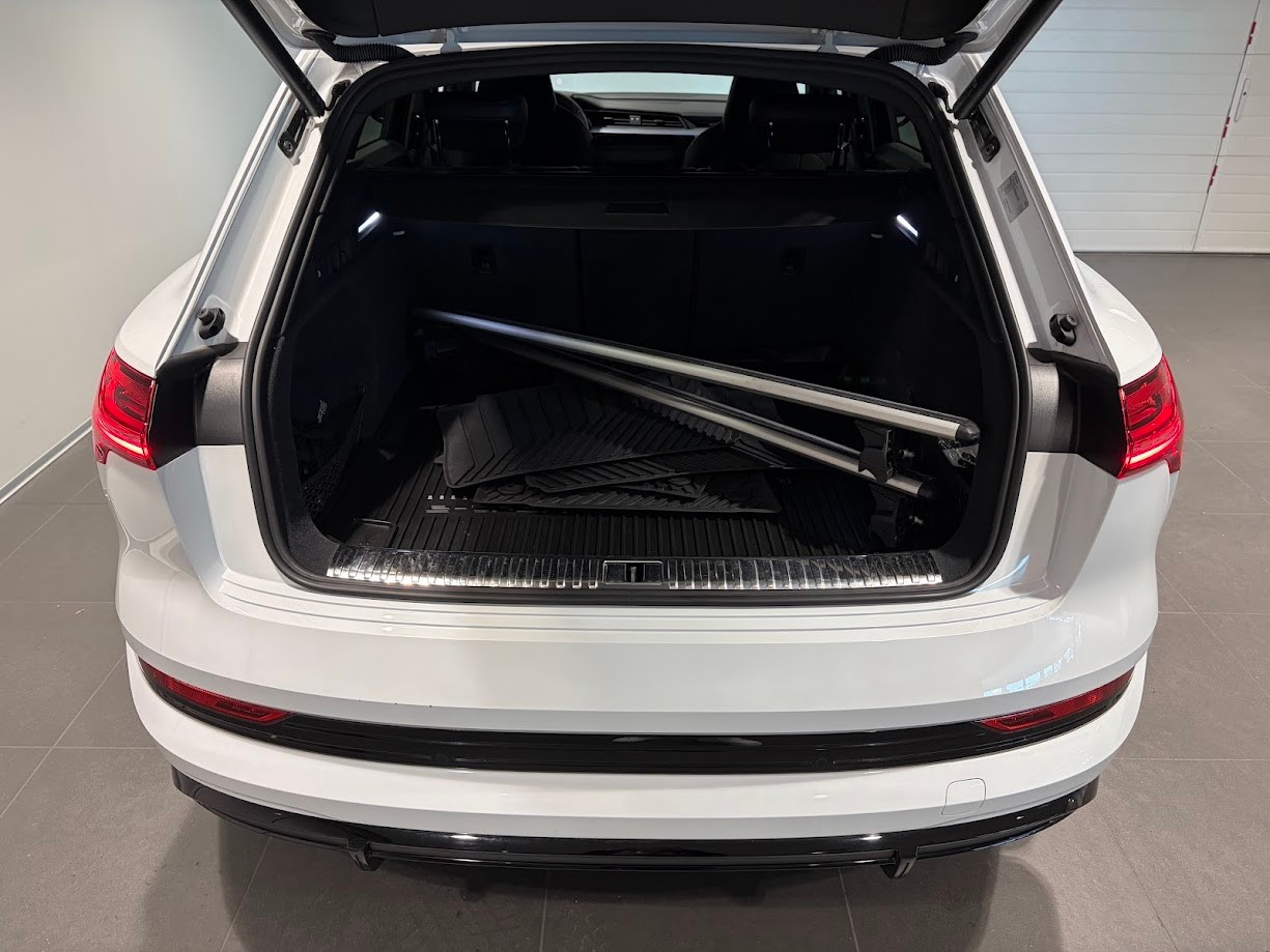 AUDI e-tron S quattro-image-12