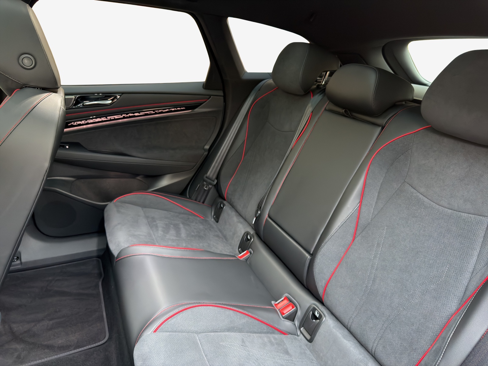 VW ID.7 Tourer GTX 86 kWh GTX 4 Motion-image-12
