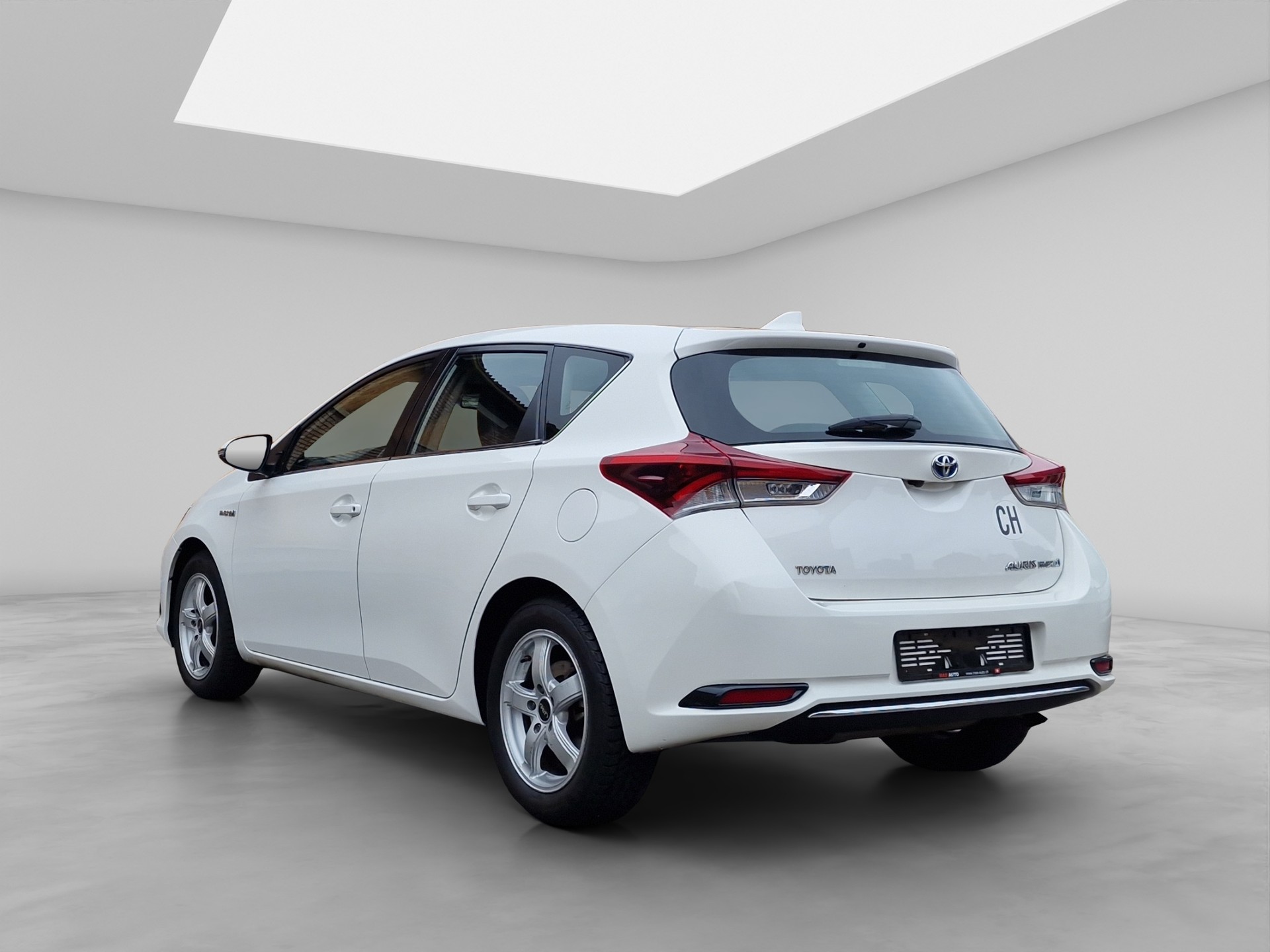 TOYOTA AURIS-showroom-element-3
