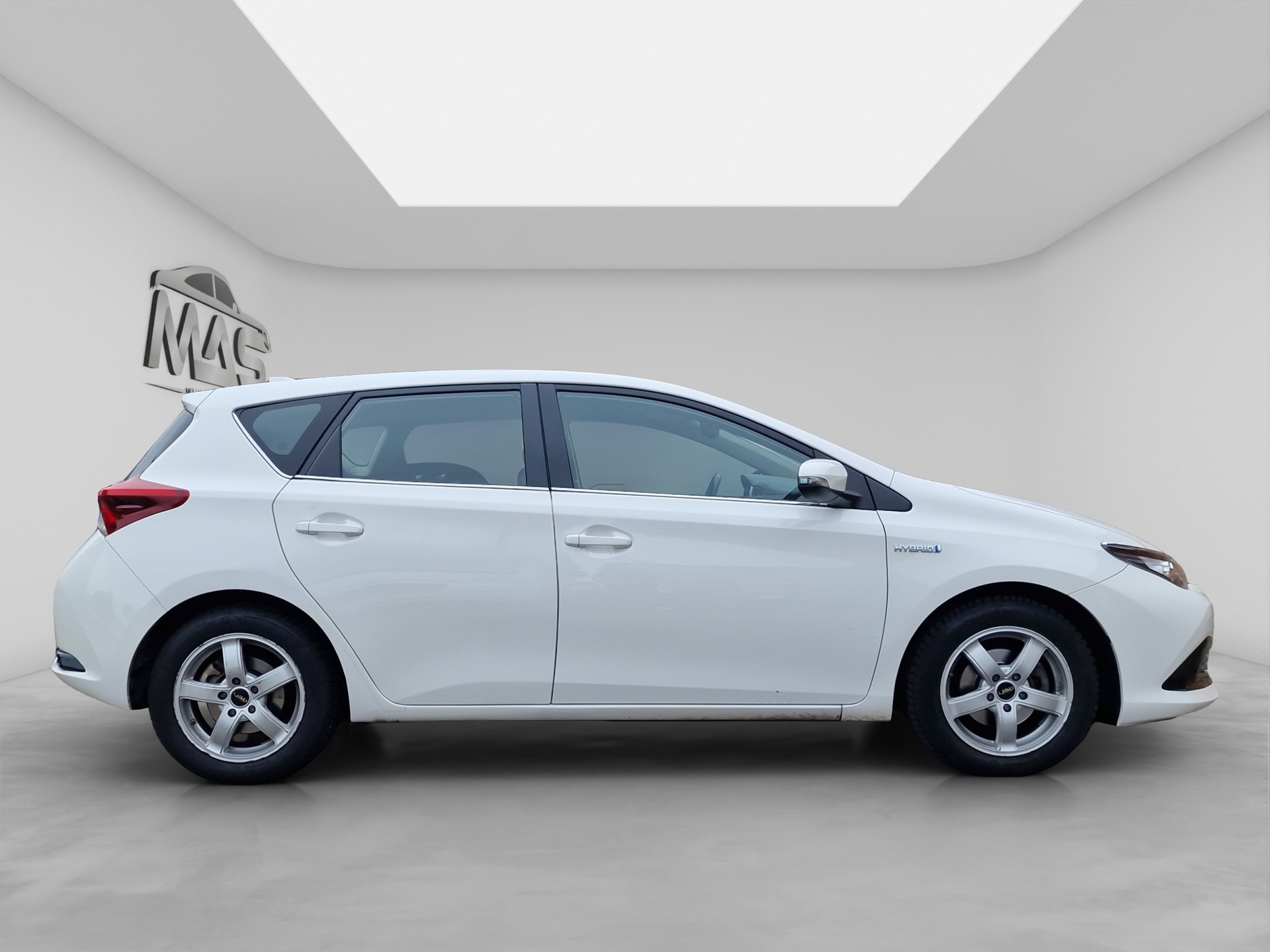 TOYOTA AURIS-image-6