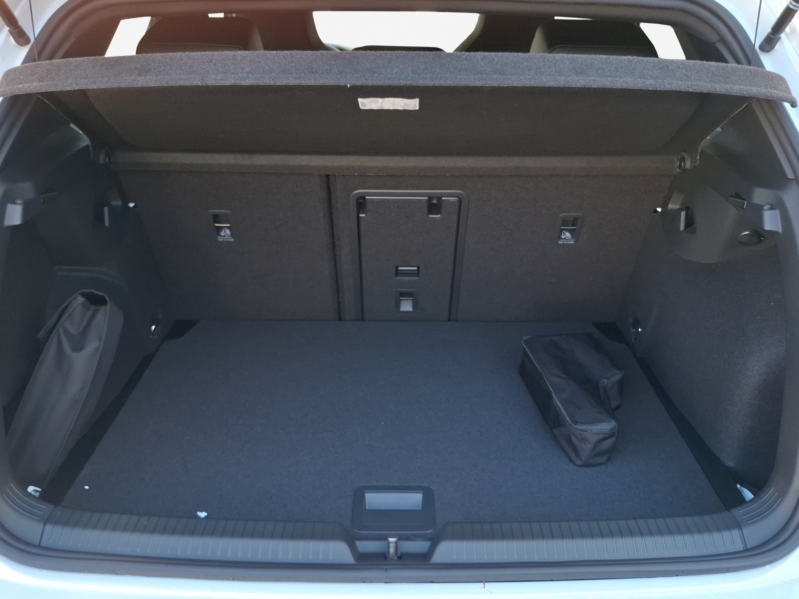 VW Golf 1.5 e TSI mHEV R-Line DSG-image-12
