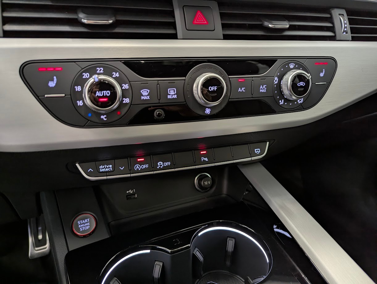 AUDI S4 Avant 3.0 V6 TDI quattro T-Tronic*ALL-BLACK 12MT GAR MATRIX-LED NAVI PANO CAM ASSISTS LEDER UVM*-image-24
