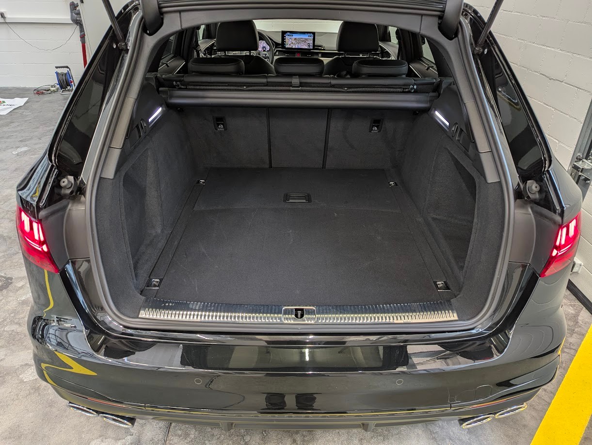 AUDI S4 Avant 3.0 V6 TDI quattro T-Tronic*ALL-BLACK 12MT GAR MATRIX-LED NAVI PANO CAM ASSISTS LEDER UVM*-image-29
