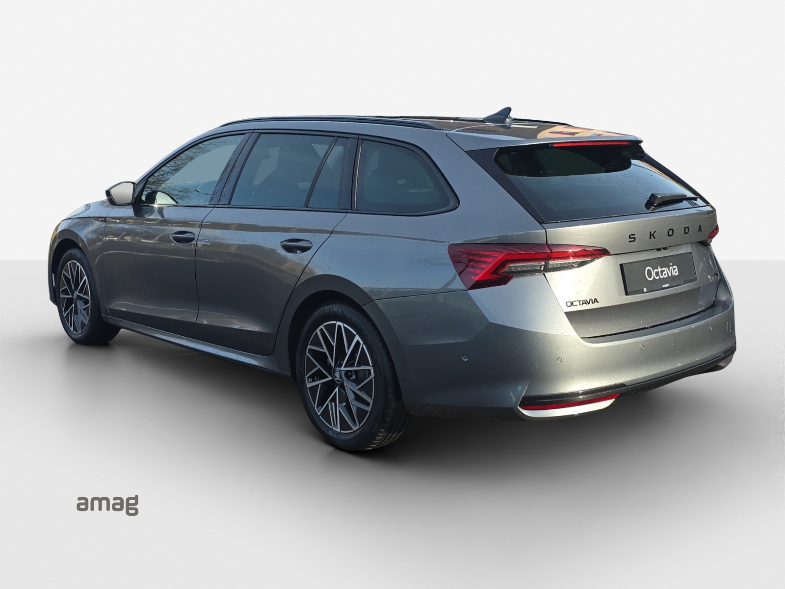 SKODA Octavia Combi 2.0 TSI DSG Sport Line 4x4-image-2