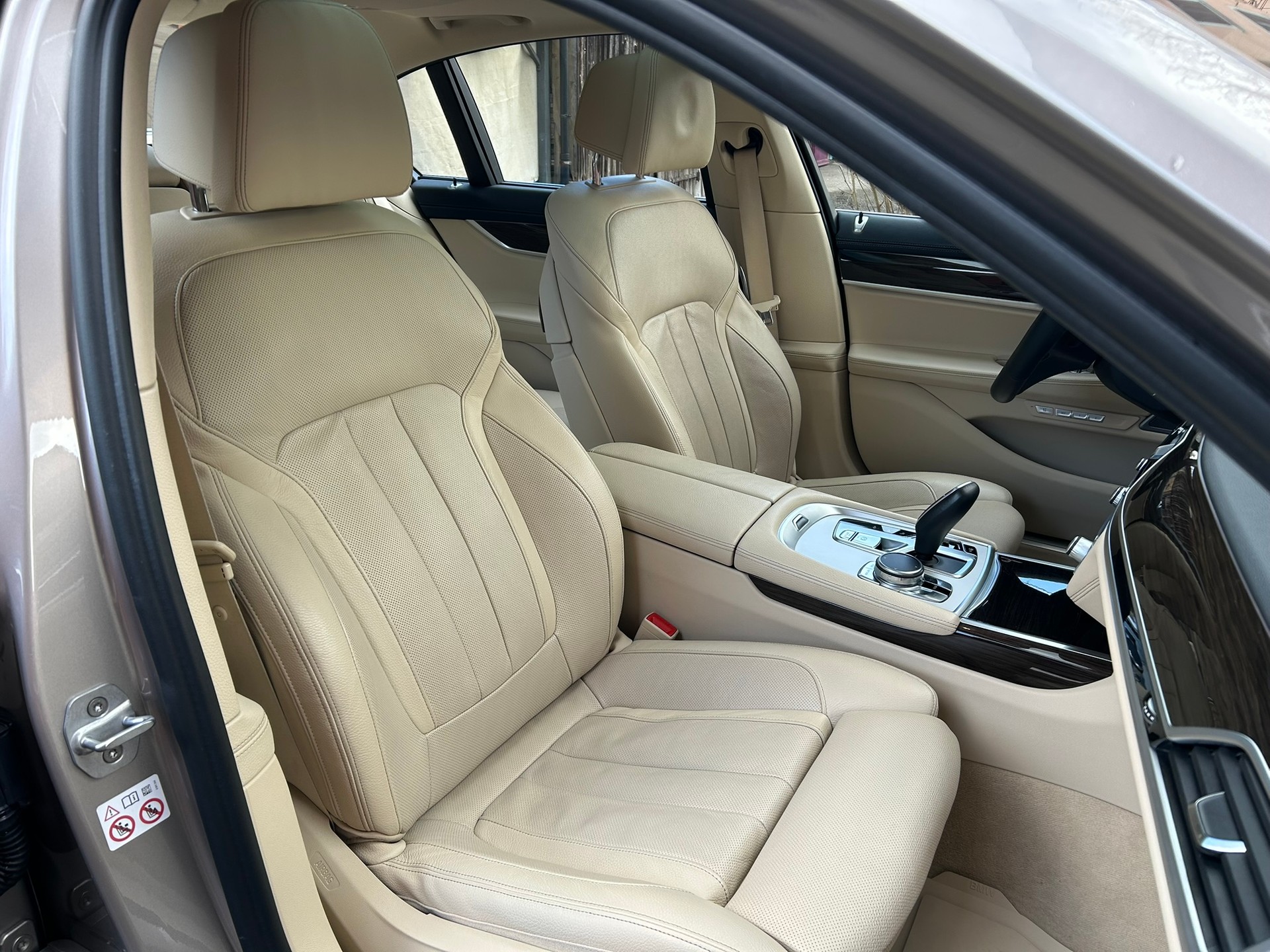 BMW 730d xDrive Steptronic-image-7
