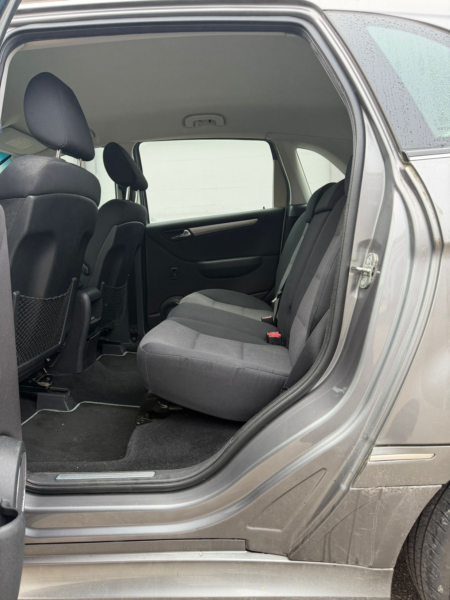 MERCEDES-BENZ B 180 CDI-image-11