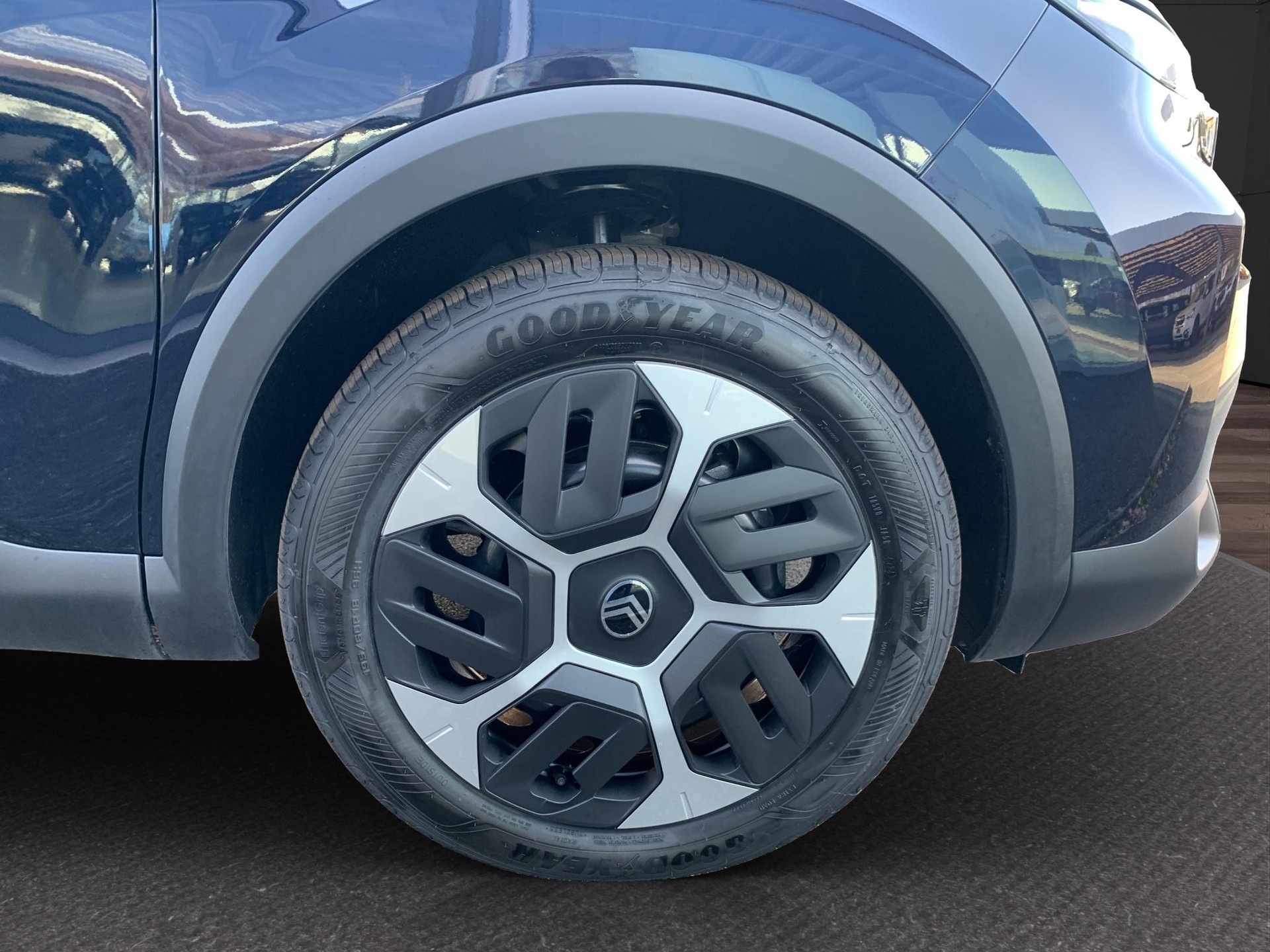 CITROEN e-C4 Plus-image-7