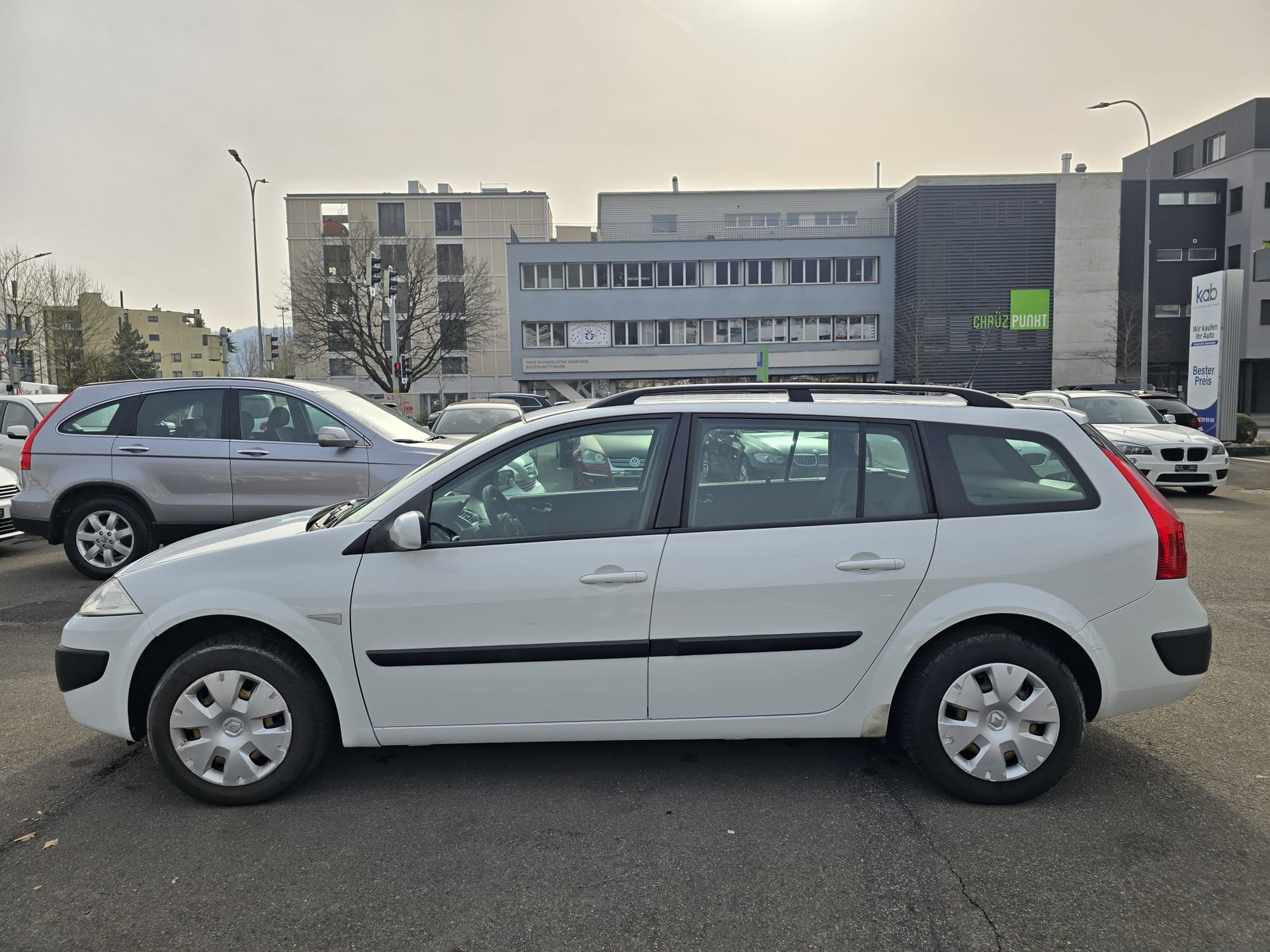 RENAULT Mégane Break 1.6 16V Business Automatic-image-9