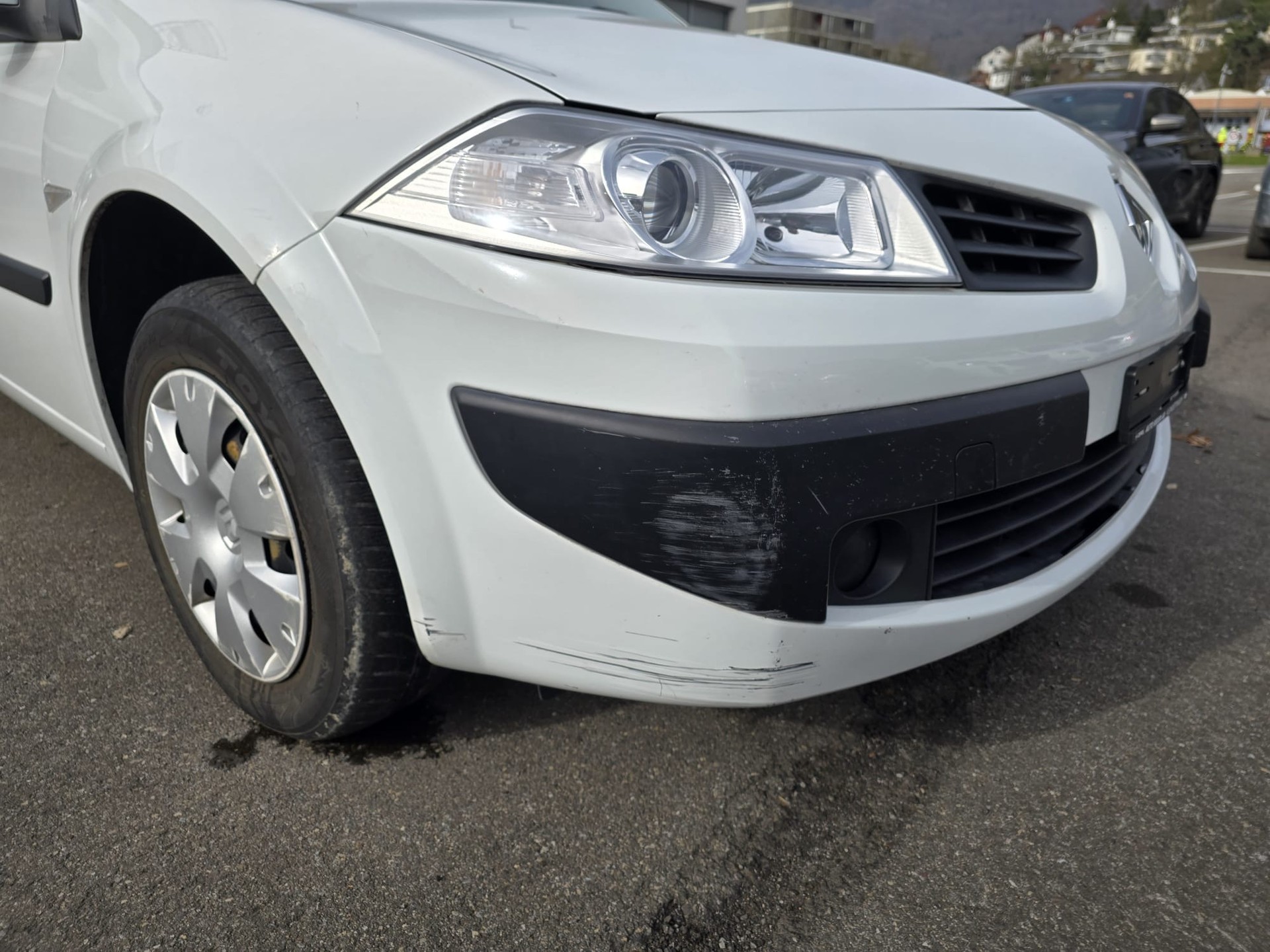 RENAULT Mégane Break 1.6 16V Business Automatic-image-6