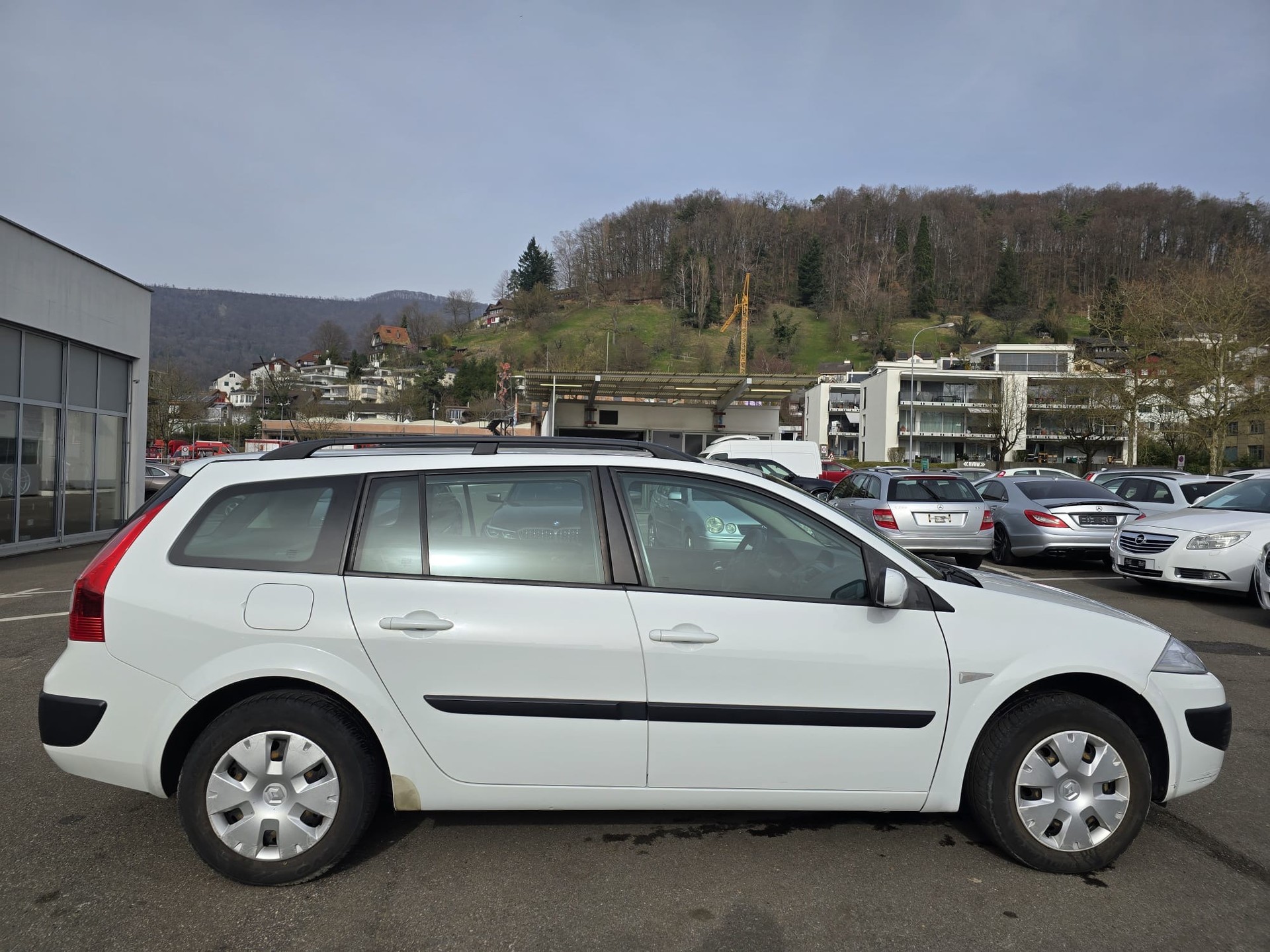 RENAULT Mégane Break 1.6 16V Business Automatic-image-8