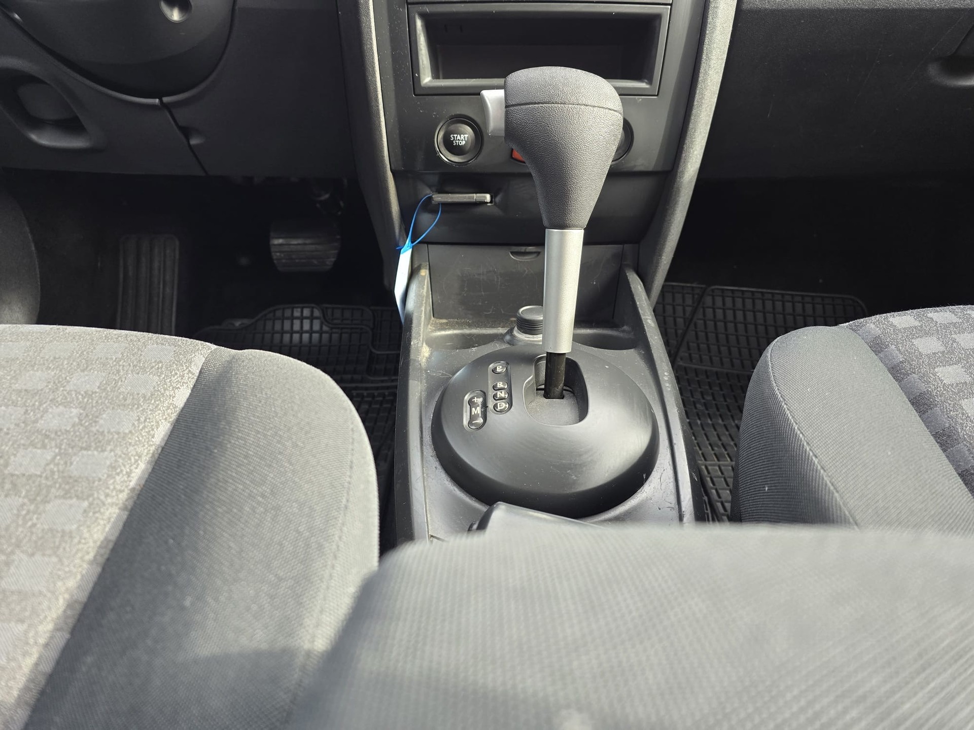RENAULT Mégane Break 1.6 16V Business Automatic-image-14