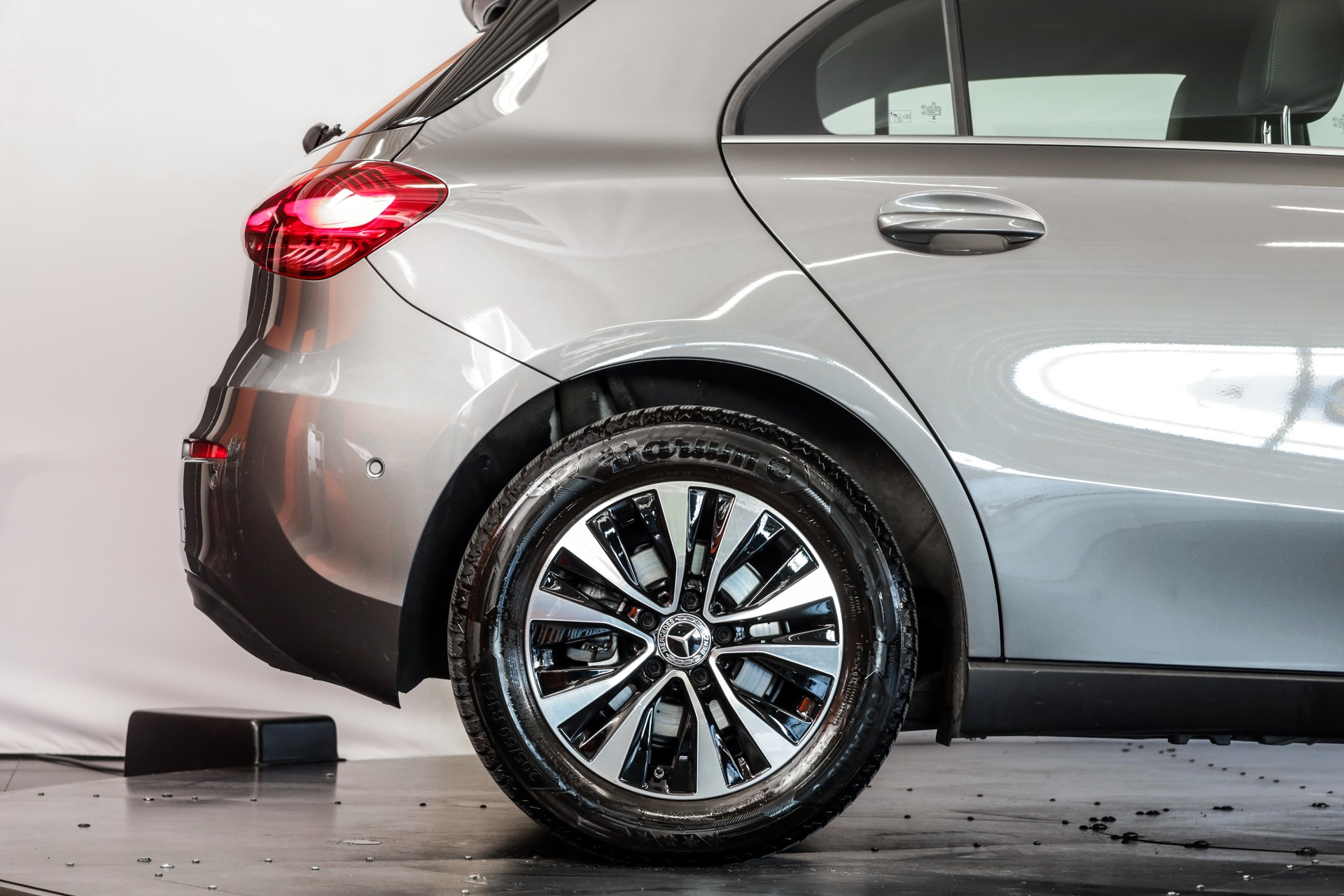 MERCEDES-BENZ A 180 7G-DCT-image-6