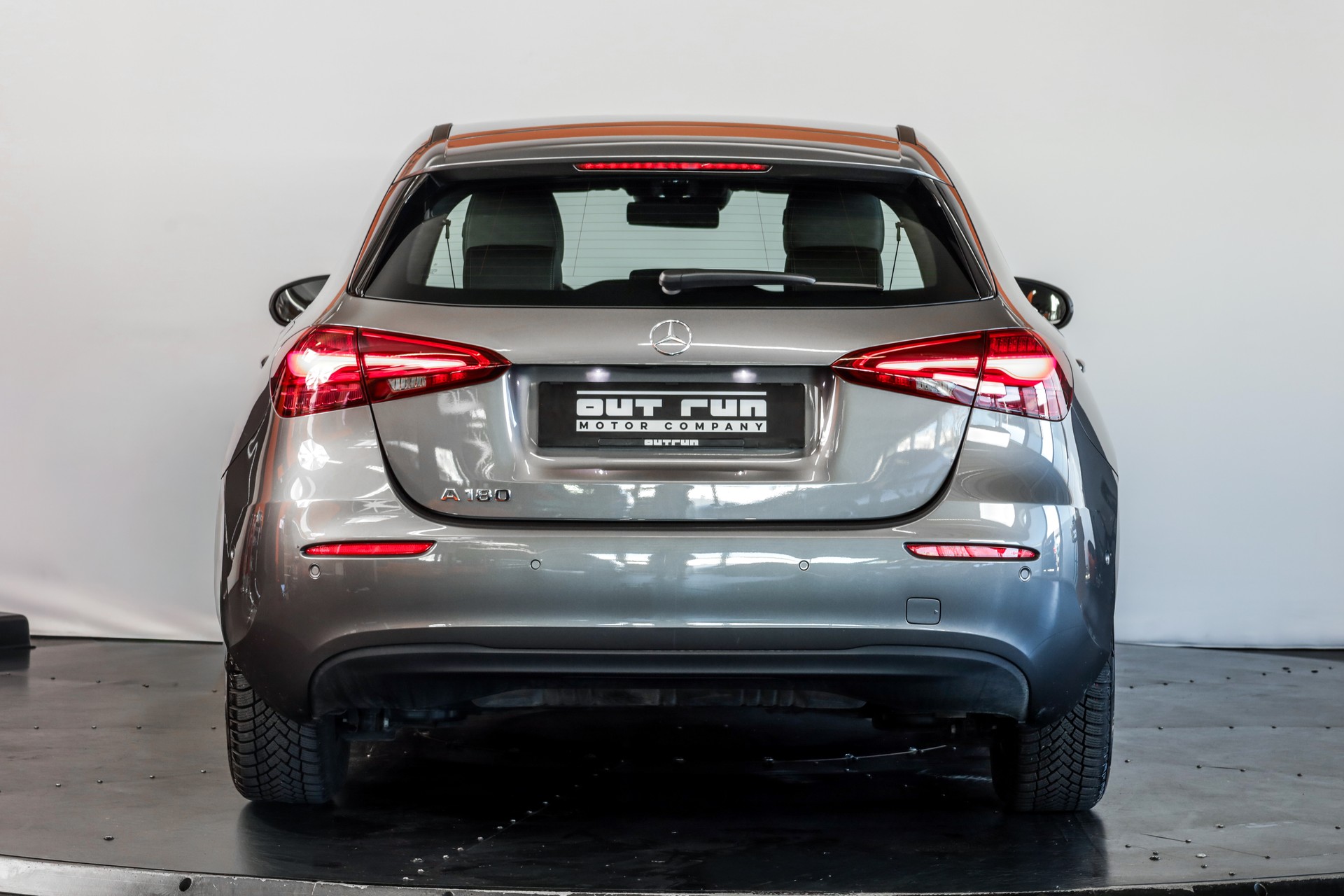 MERCEDES-BENZ A 180 7G-DCT-image-2