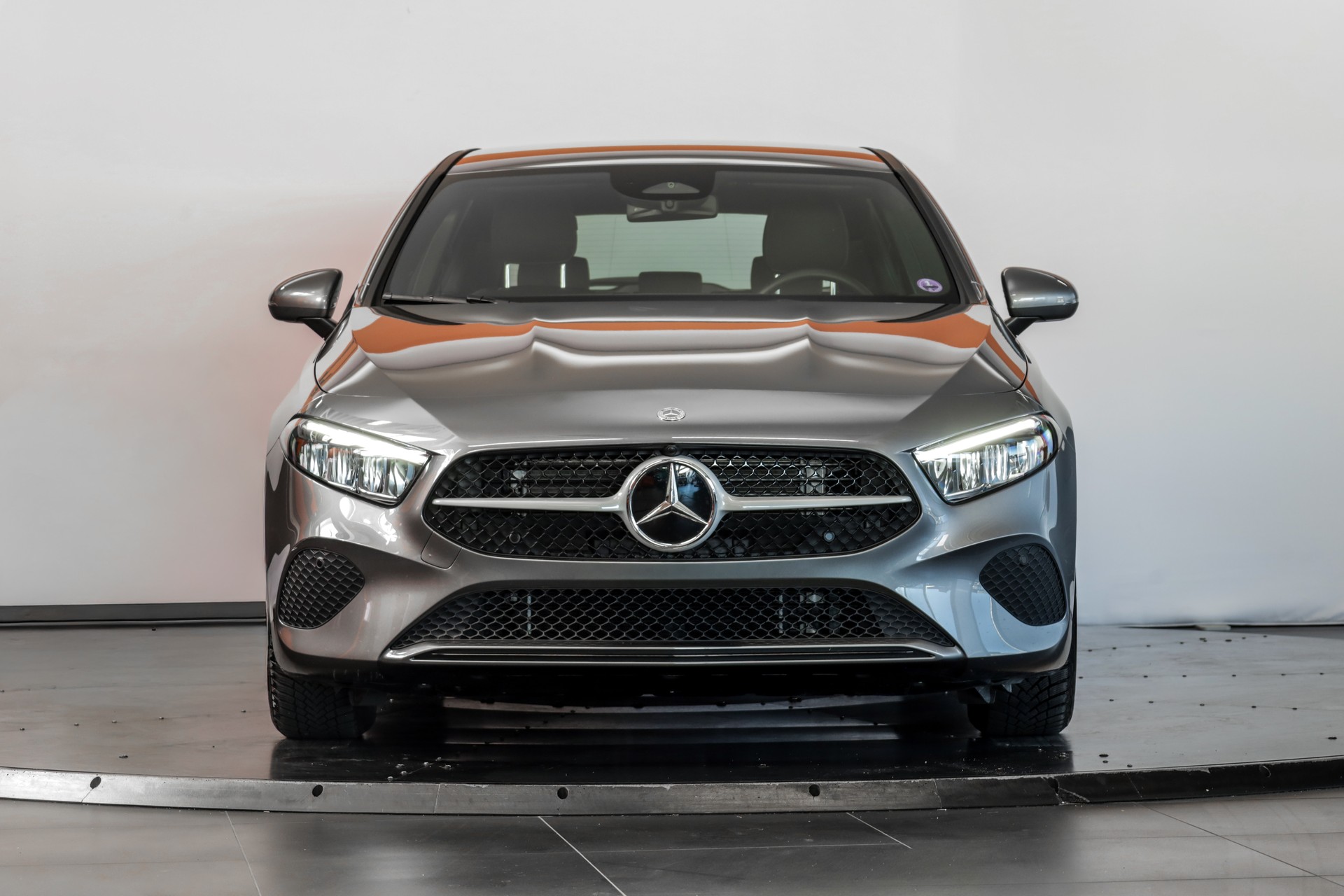 MERCEDES-BENZ A 180 7G-DCT-image-1