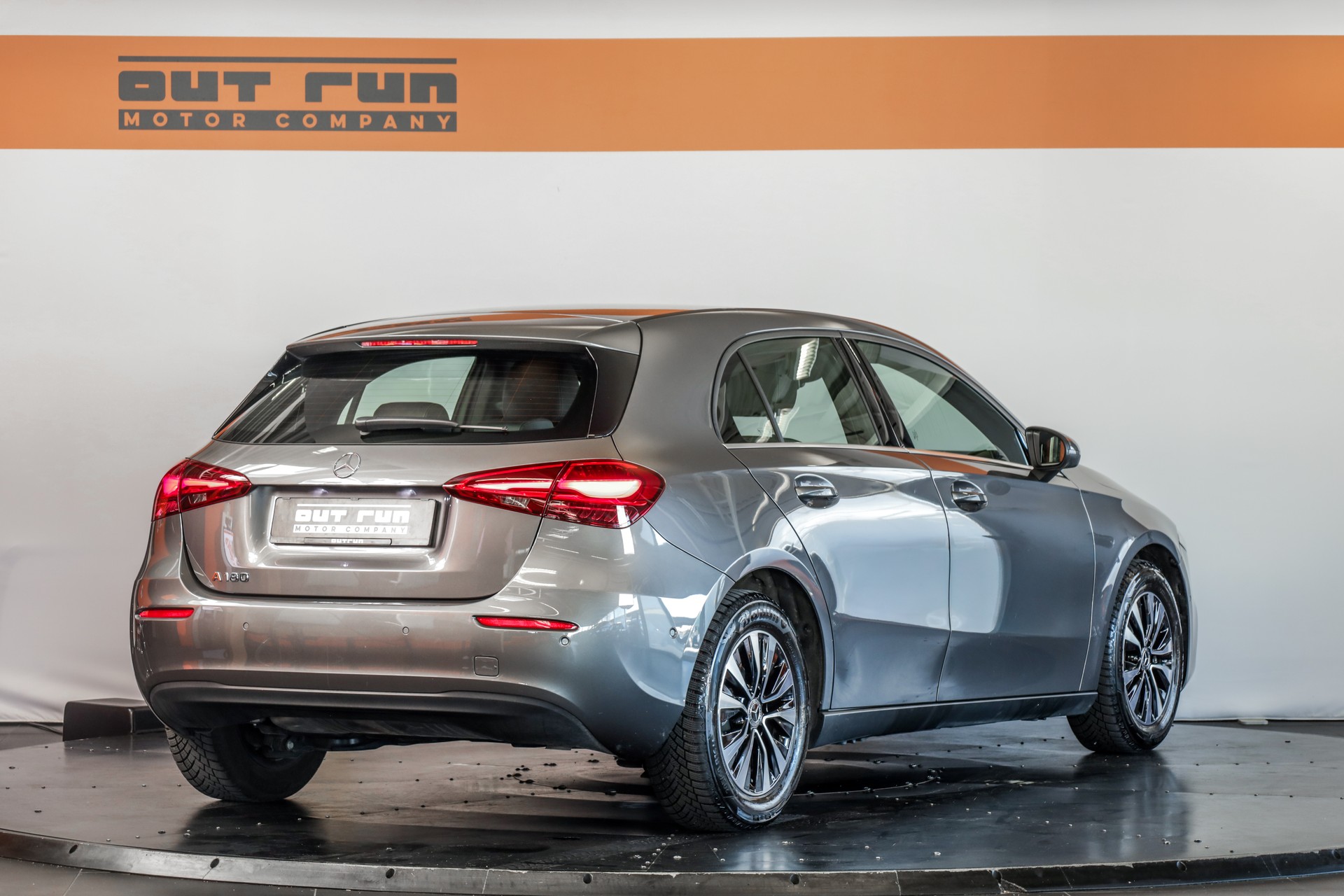 MERCEDES-BENZ A 180 7G-DCT-image-3