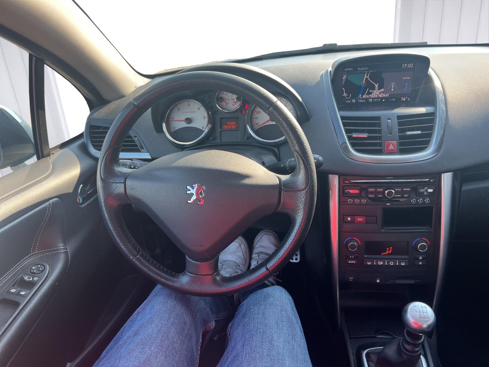PEUGEOT 207 CC 1.6 HDI Allure-image-10
