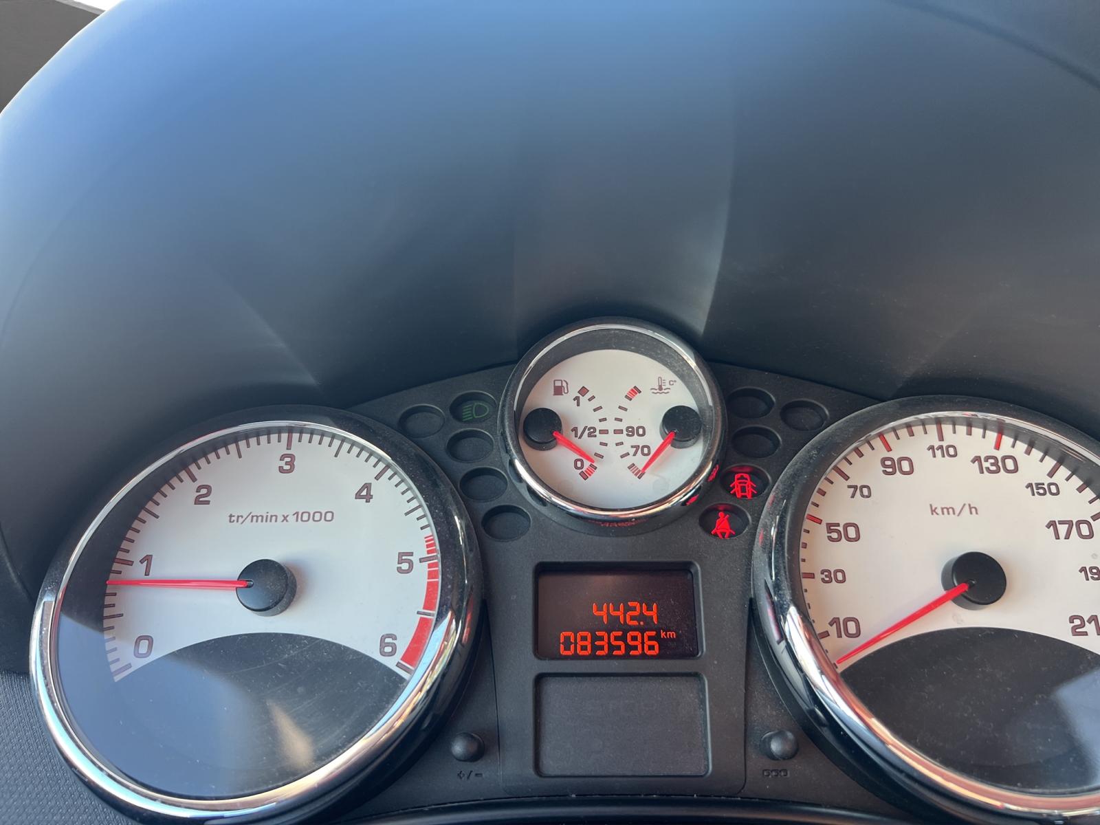PEUGEOT 207 CC 1.6 HDI Allure-image-9