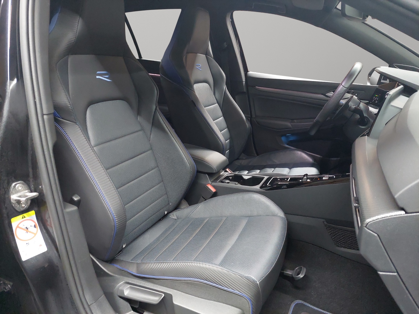 VW Golf 2.0 TSI R DSG 4Motion-image-8